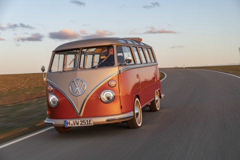 Volkswagen e-Bulli - flower power w wersji elektrycznej