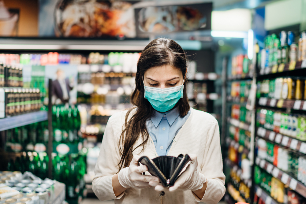 Z jakich wydatków zrezygnują konsumenci w II kwartale 2021 r.?/Fot. Shutterstock