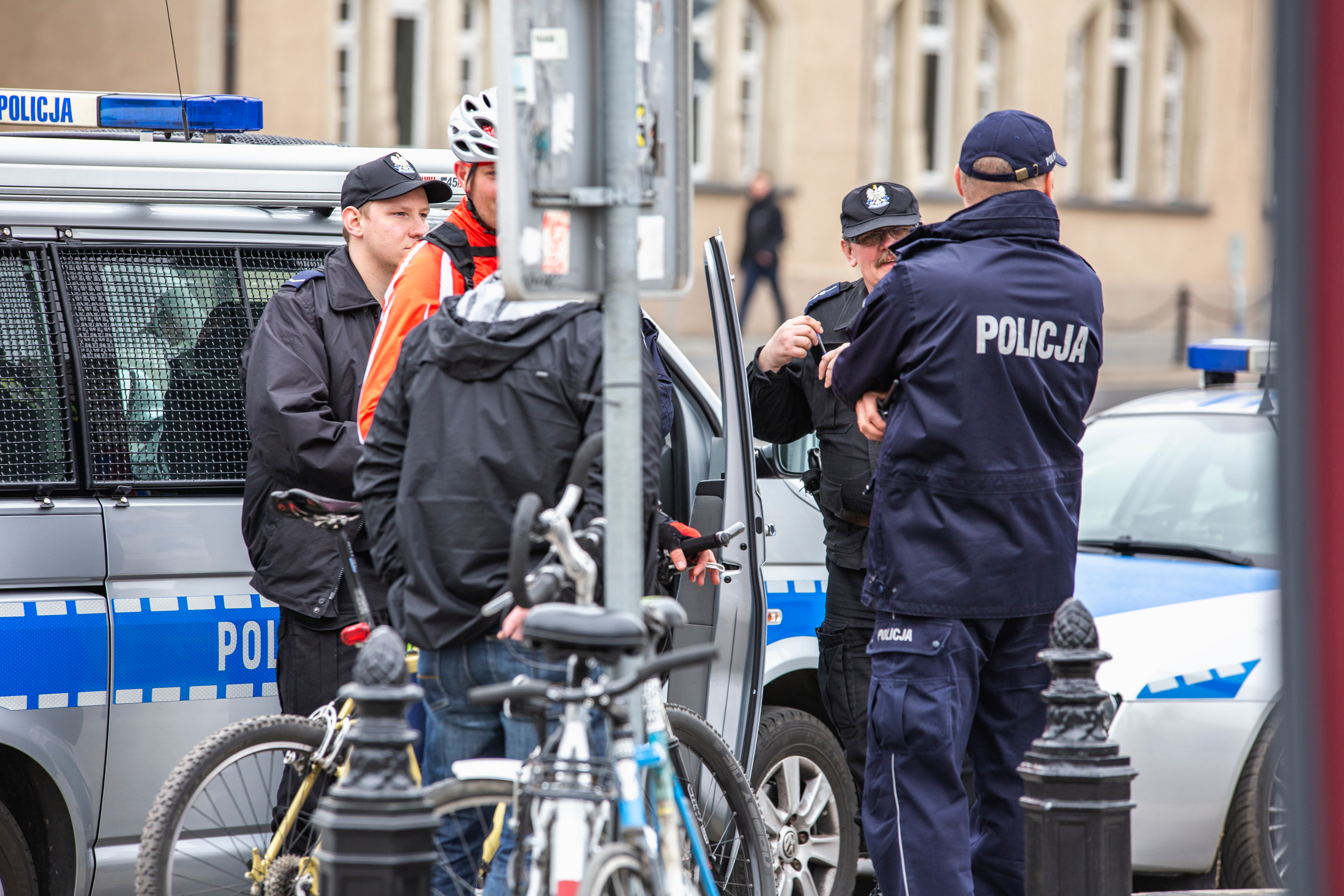 Policja ruszyła z masowymi kontrolami rowerzystów. Wielu z nich nie jest świadomych, że grozi im 3560 zł grzywny i zakaz prowadzenia pojazdów na okres od 6 miesięcy do nawet 3 lat. Są już pierwsi ukarani