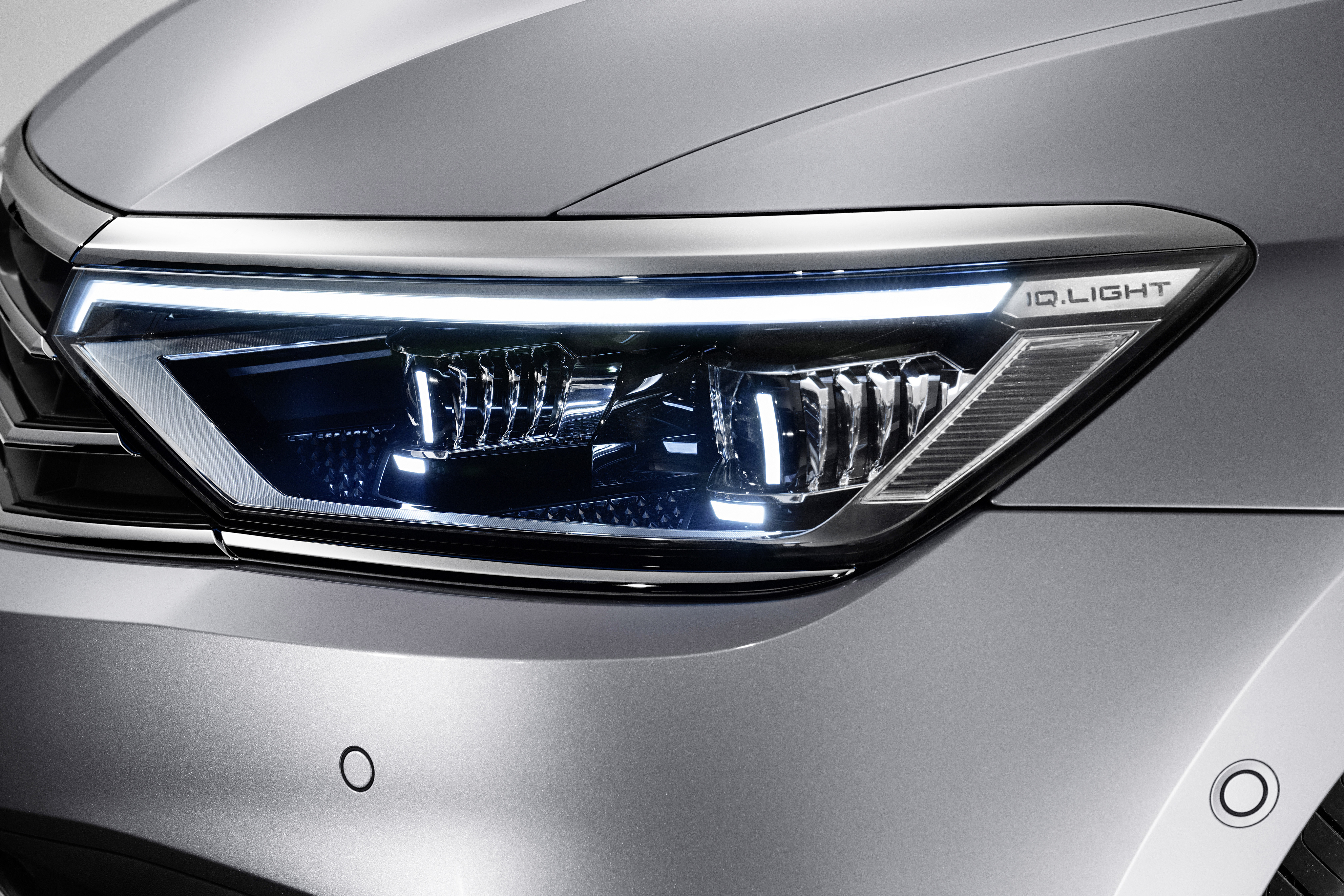 Reflektory IQ.LIGHT - nowy Volkswagen Passat