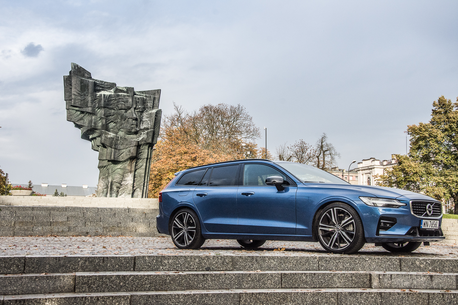 Test: Volvo V60 T6 AWD R-Design 310 KM - prowadzi się jak hot-hatch