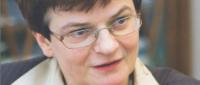 Krystyna Szumilas, ukończyła matematykę na Uniwersytecie Śląskim oraz studia podyplomowe z zakresu m.in. prawa samorządu terytorialnego i zarządzania oświatą. Pracowała jako nauczyciel. Od 2001 roku poseł na Sejm RP. W trakcie V kadencji była przewodniczącą sejmowej Komisji Edukacji, Nauki i Młodzieży