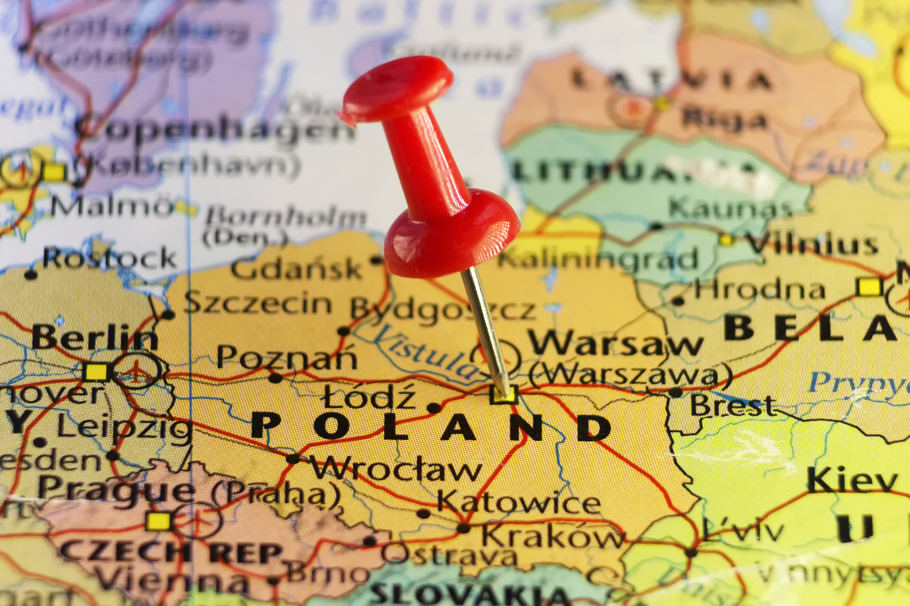 Jak cudzoziemiec może kupić mieszkanie w Polsce?