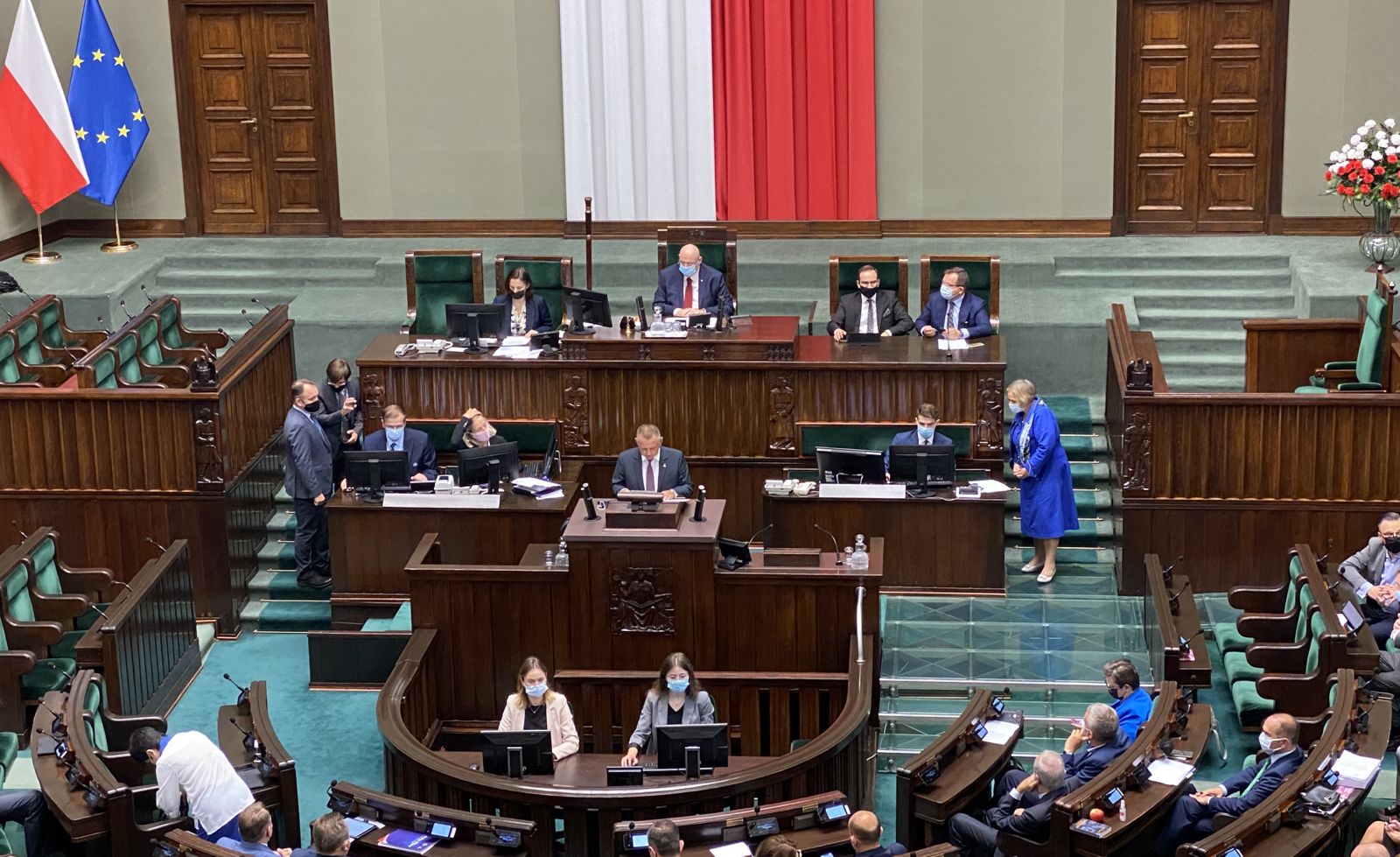 Rewolucja w podatkach i inwestycjach! Sejm przegłosował pakiet deregulacyjny – VAT do 240 tys. zł, łatwiejszy dostęp do kapitału dla MŚP