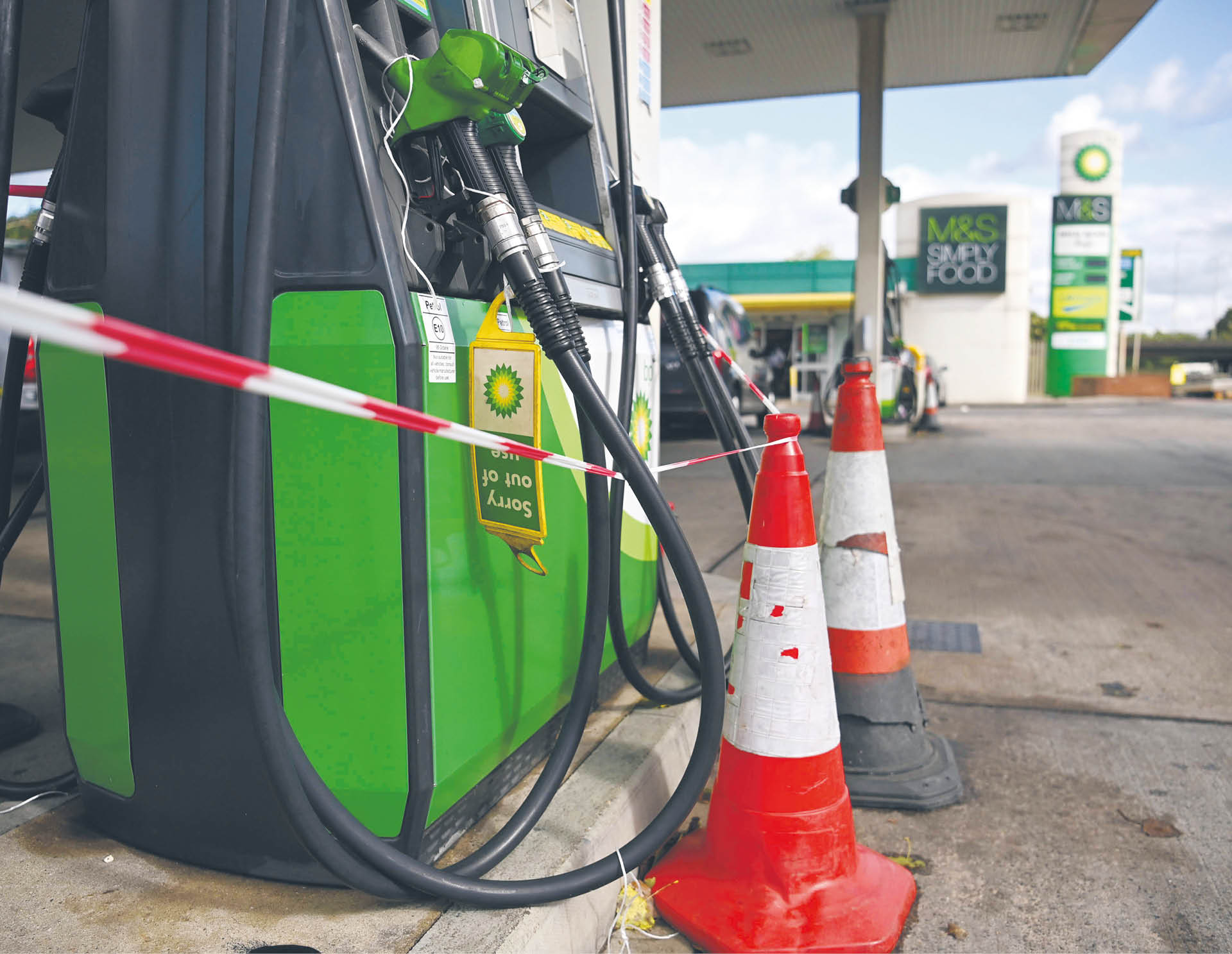 Niemal na co piątej brytyjskiej stacji benzynowej brakuje paliwa