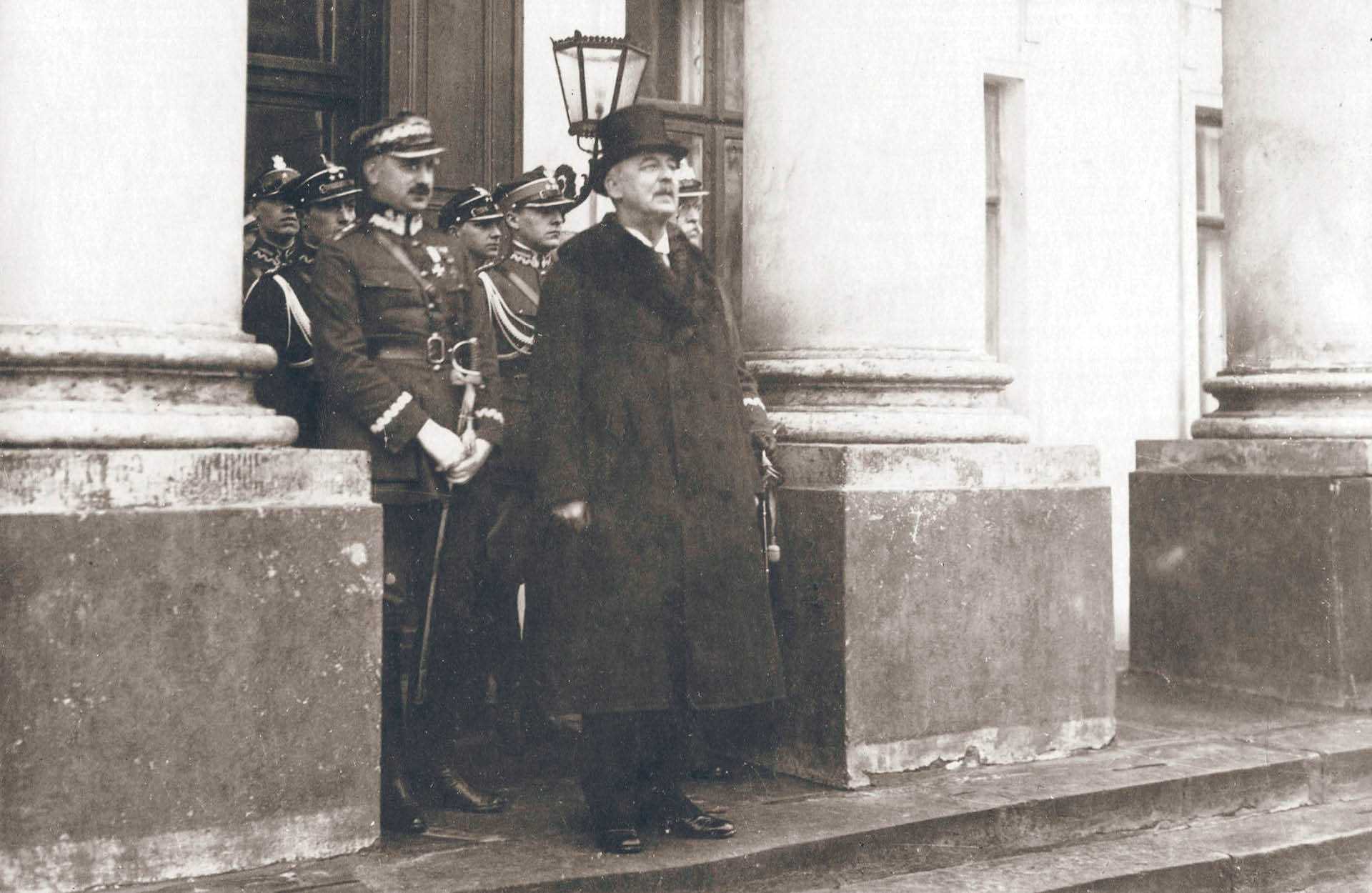 Prezydent Gabriel Narutowicz i gen. Kazimierz Sosnkowski w Belwederze. Warszawa, grudzień 1922 r.