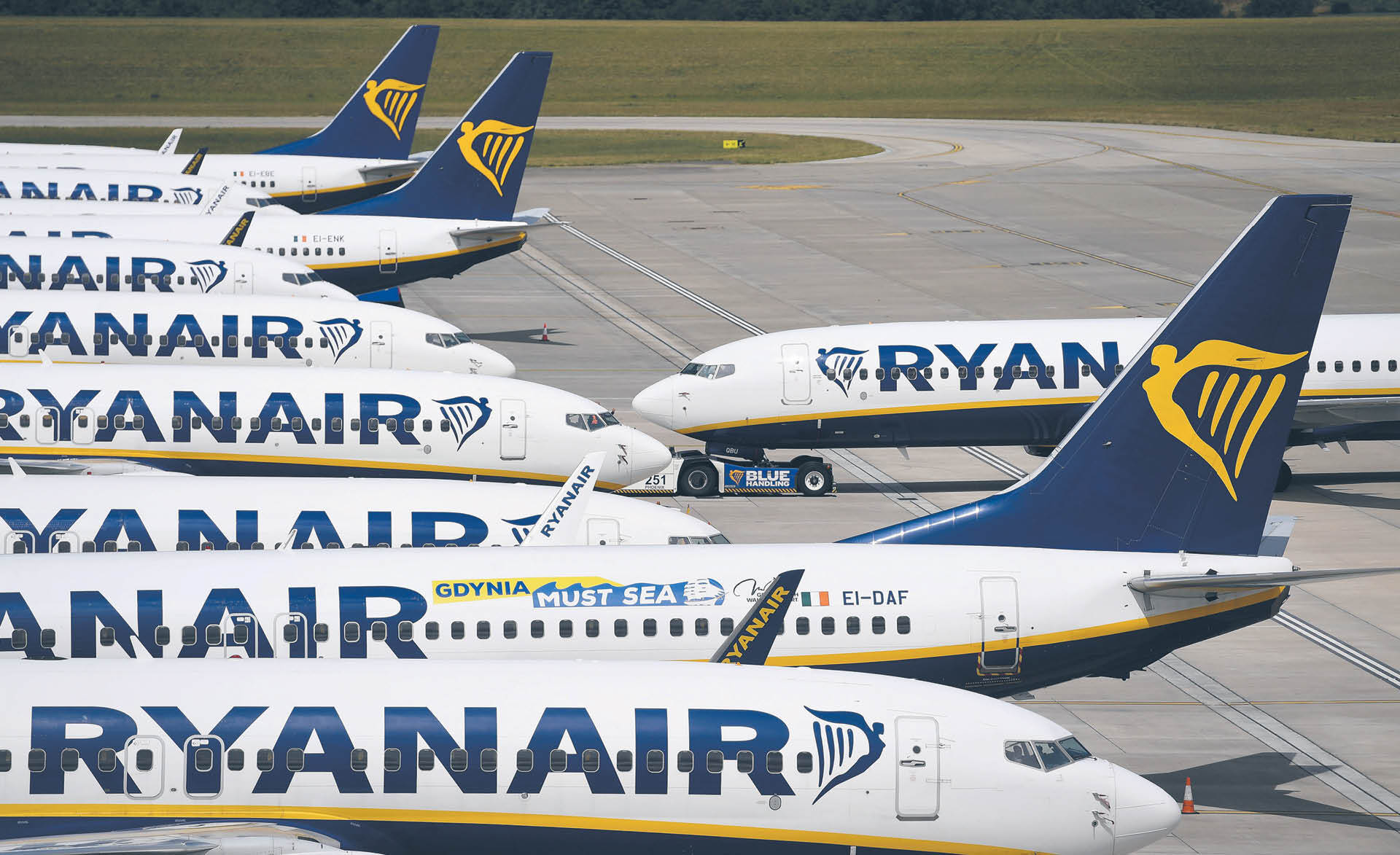 Ryanair ograniczy liczbę połączeń w styczniu, Wizz Air – do marca