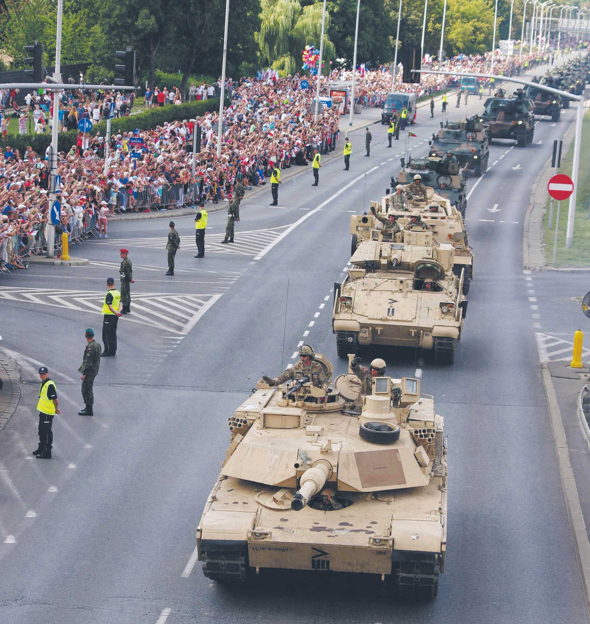 Czołgi Abrams M1A2 uczestniczyły w defiladzie z okazji święta Wojska Polskiego w 2018 r.
