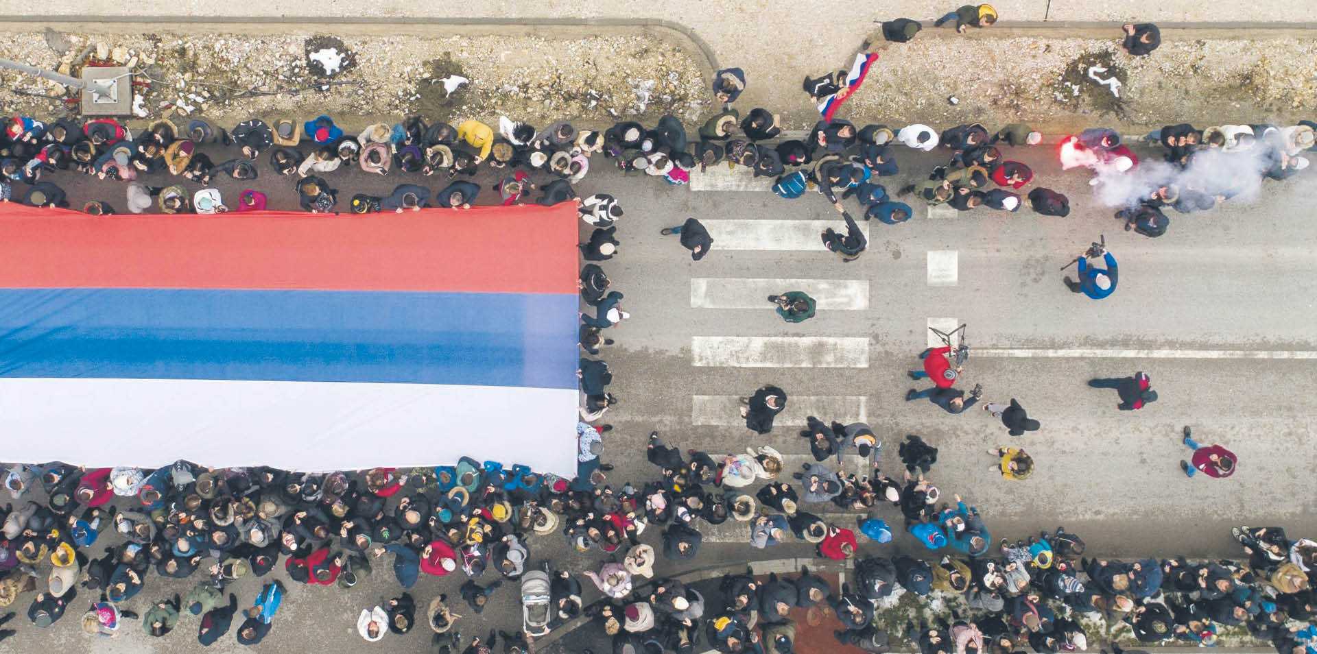Plany Serbów z Bośni cieszą się poparciem Rosji. W niedzielę ulicami Banja Luki przeszła defilada zorganizowana z okazji 30. rocznicy niepodległości Republiki Serbskiej