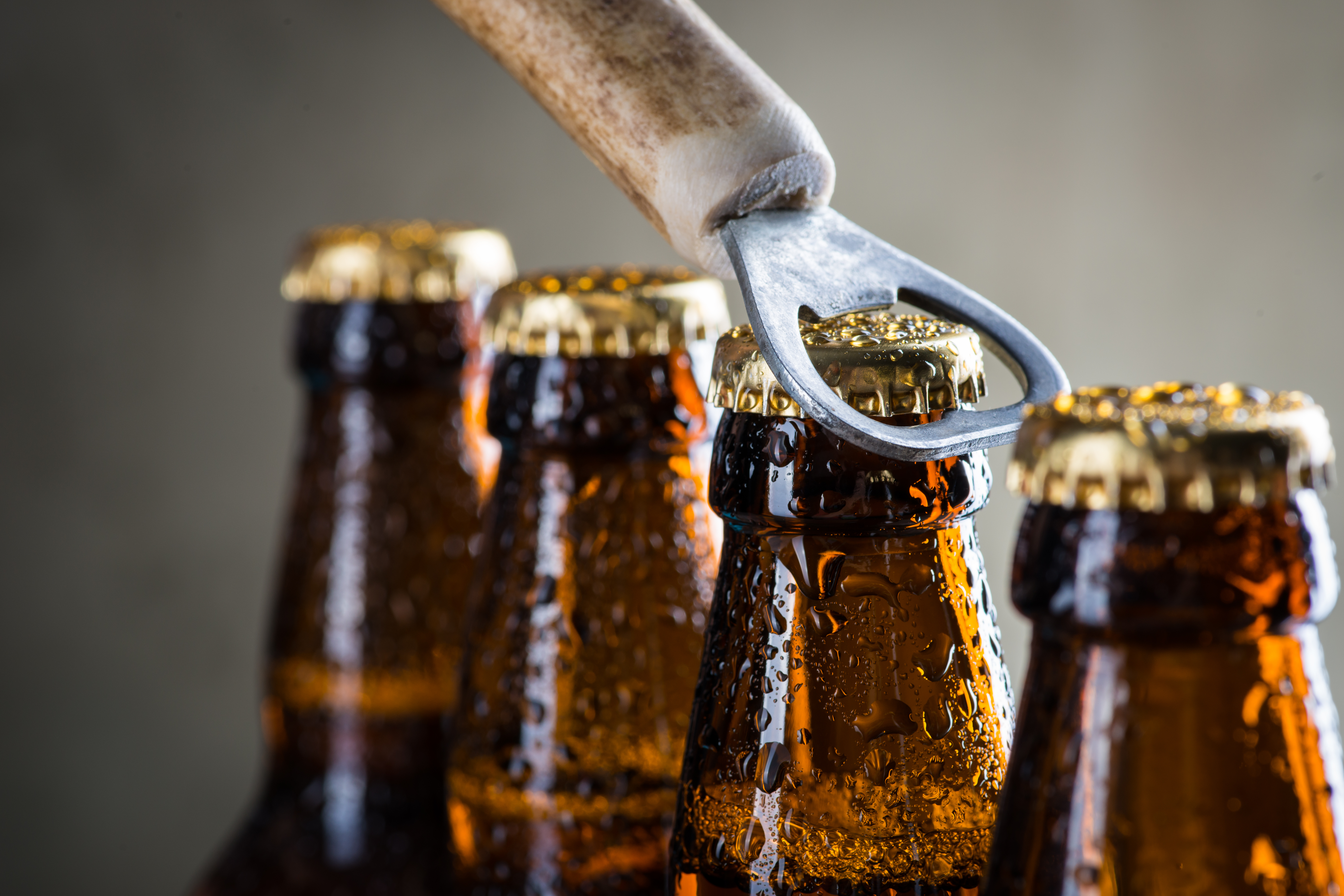 piwo wino wódka alkohol młodzież ograniczenie alkoholu szkolenie dla sprzedawców odpowiedzialna sprzedaż alkoholu zdrowie nastolatków alkohol nieletni Polska profilaktyka alkoholowa edukacja zdrowotna