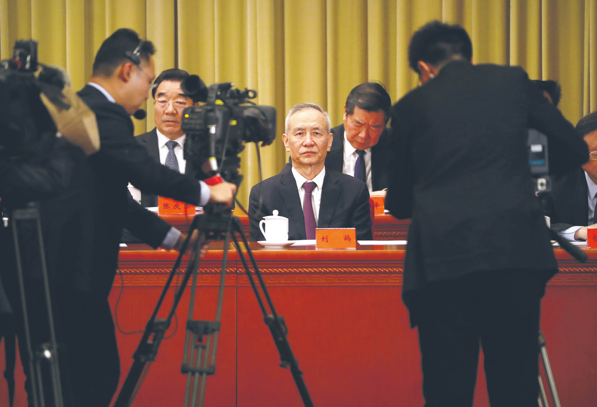 Wicepremier Liu He zapewnia, że Pekin wspiera rozwój branży internetowej i zgadza się na wprowadzanie działającychw niej spółek na światowe giełdy. Wcześniejsze działania władz szły w odwrotnym kierunku