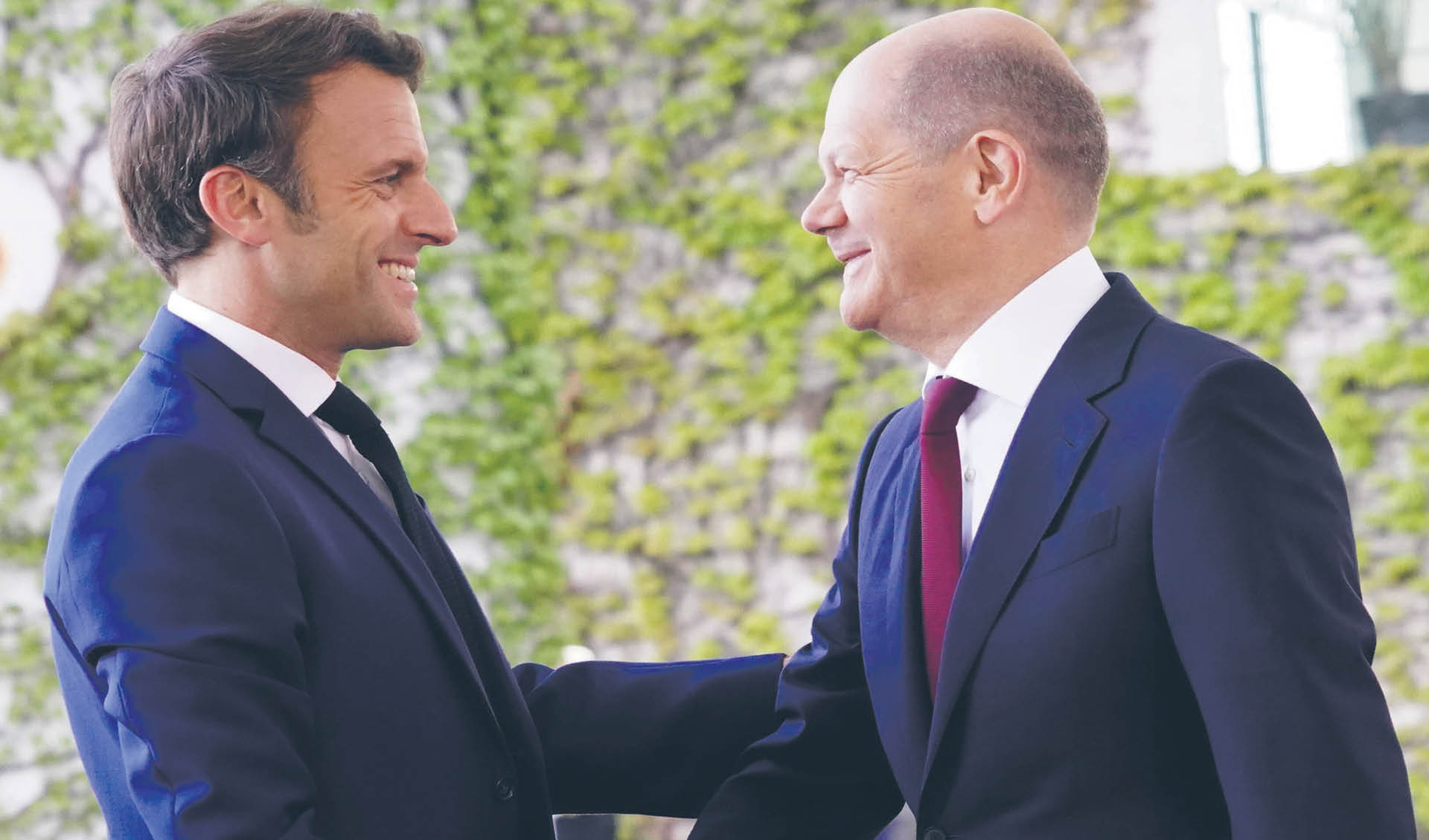Prezydent Francji Emmanuel Macron i kanclerz Niemiec Olaf Scholz sceptycznie podchodzą do możliwości szybkiego akcesu Kijowa