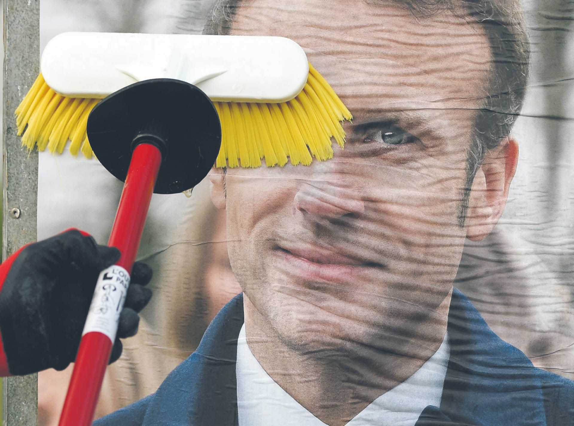 W nowym parlamencie partia Emmanuela Macronanie ma już większości bezwzględnej