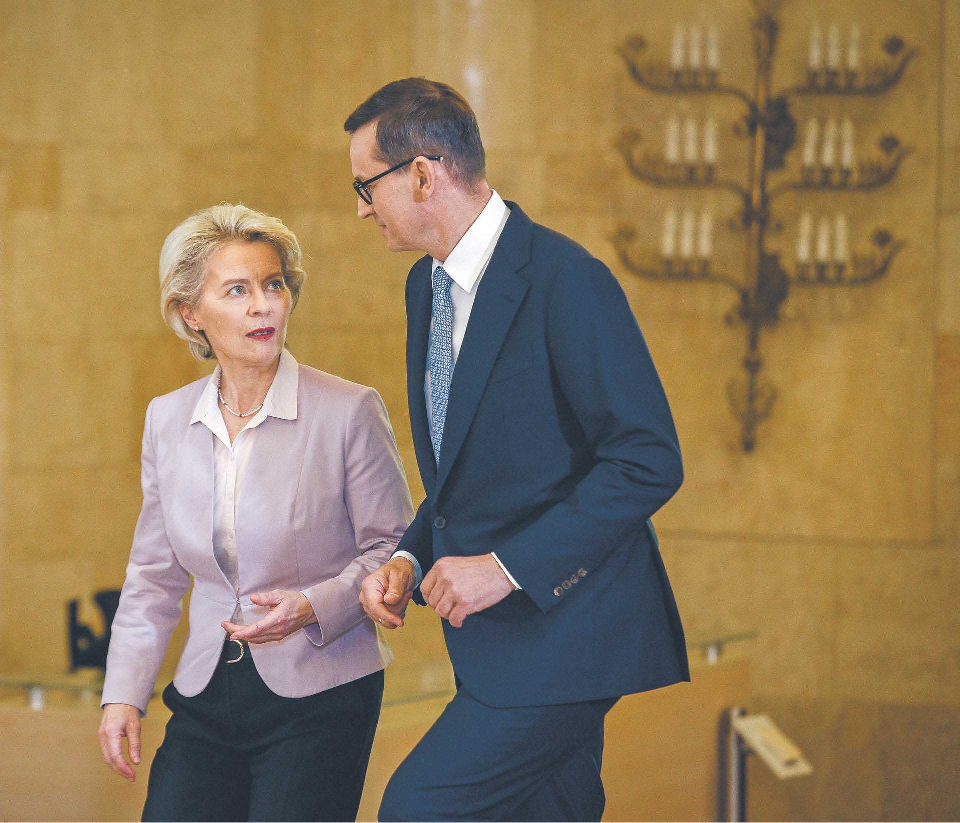 Rząd zamierza rozładować napięcie z KE w kuluarowych rozmowach; na zdj. szefowa Komisji Ursula von der Leyen i premier Mateusz Morawiecki