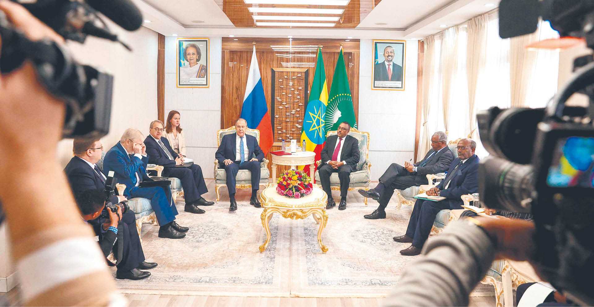 Minister spraw zagranicznych Rosji Siergiej Ławrow podczas spotkania ze swoim etiopskim odpowiednikiem Demekem Mekonenem