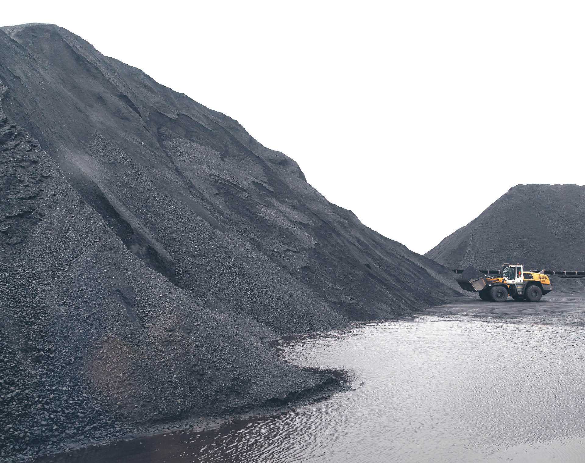 Część samorządów uważa, że przy zakupie węgla powinny być organizowane przetargi. A to uniemożliwia współpracę ze spółkami