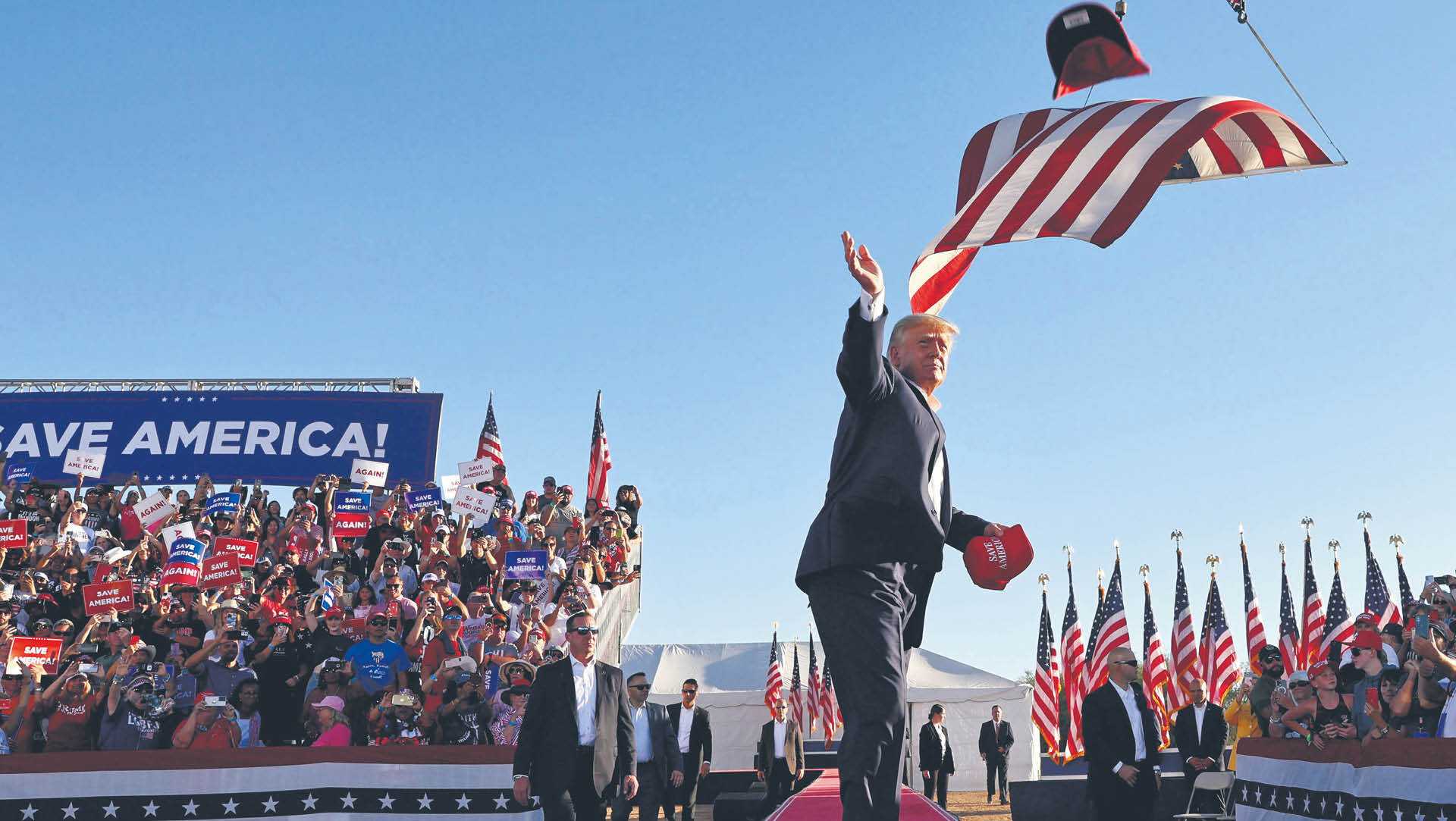 Były prezydent Donald Trump 9 października na wiecu wyborczym w Arizonie