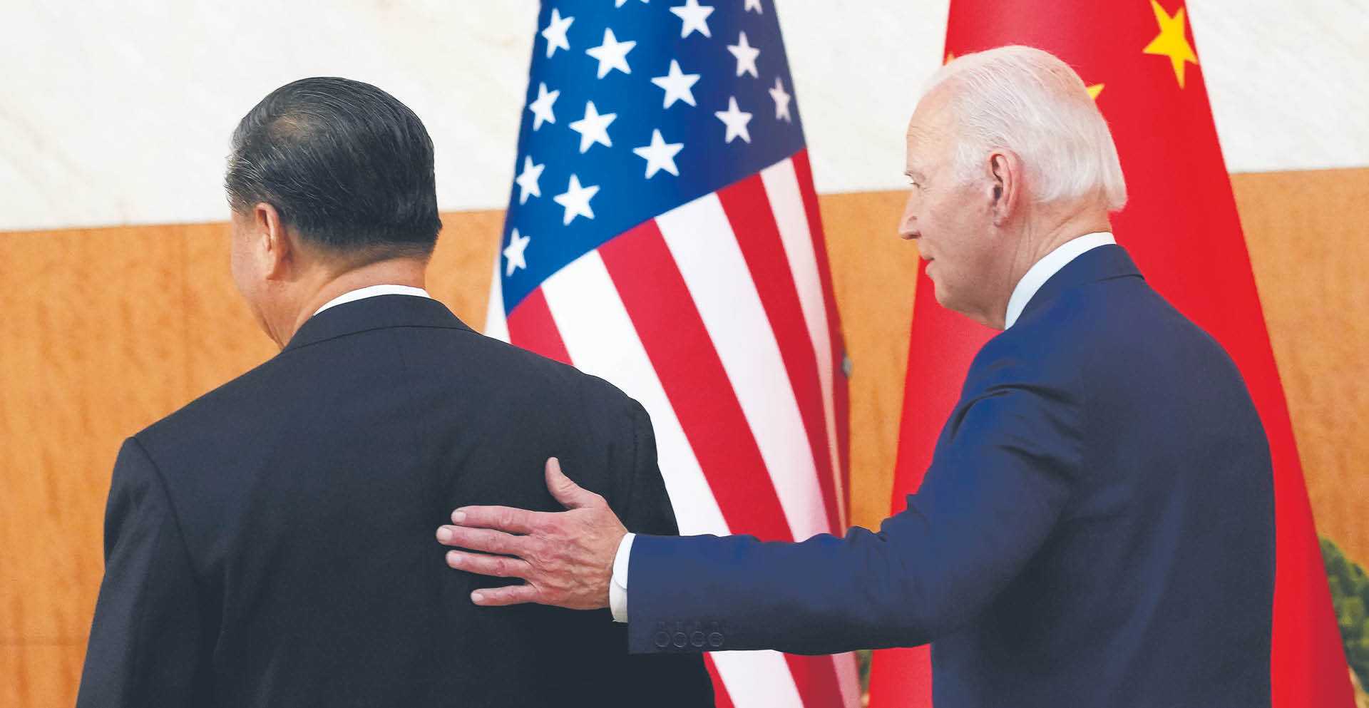 Joe Biden i Xi Jinping, omawiając kwestię gróźb użycia broni atomowej w rosyjskiej inwazji na Ukrainę, zgodzili się, że nie można dopuścić do wojny jądrowej. Pekin opowiedział się za rozwiązaniem konfliktu w drodze rozmów pokojowych