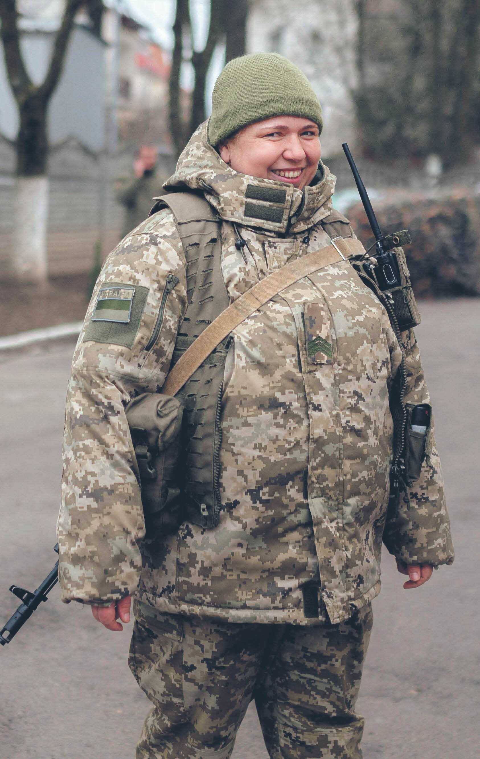 W ukraińskim wojsku służy obecnie kilkadziesiąt tysięcy kobiet, ale dopiero niedawno zaczęto przygotowywać żeńskie kroje mundurów. Brakuje też sprawnych procedur w przypadku oskarżeń o nadużycia seksualne