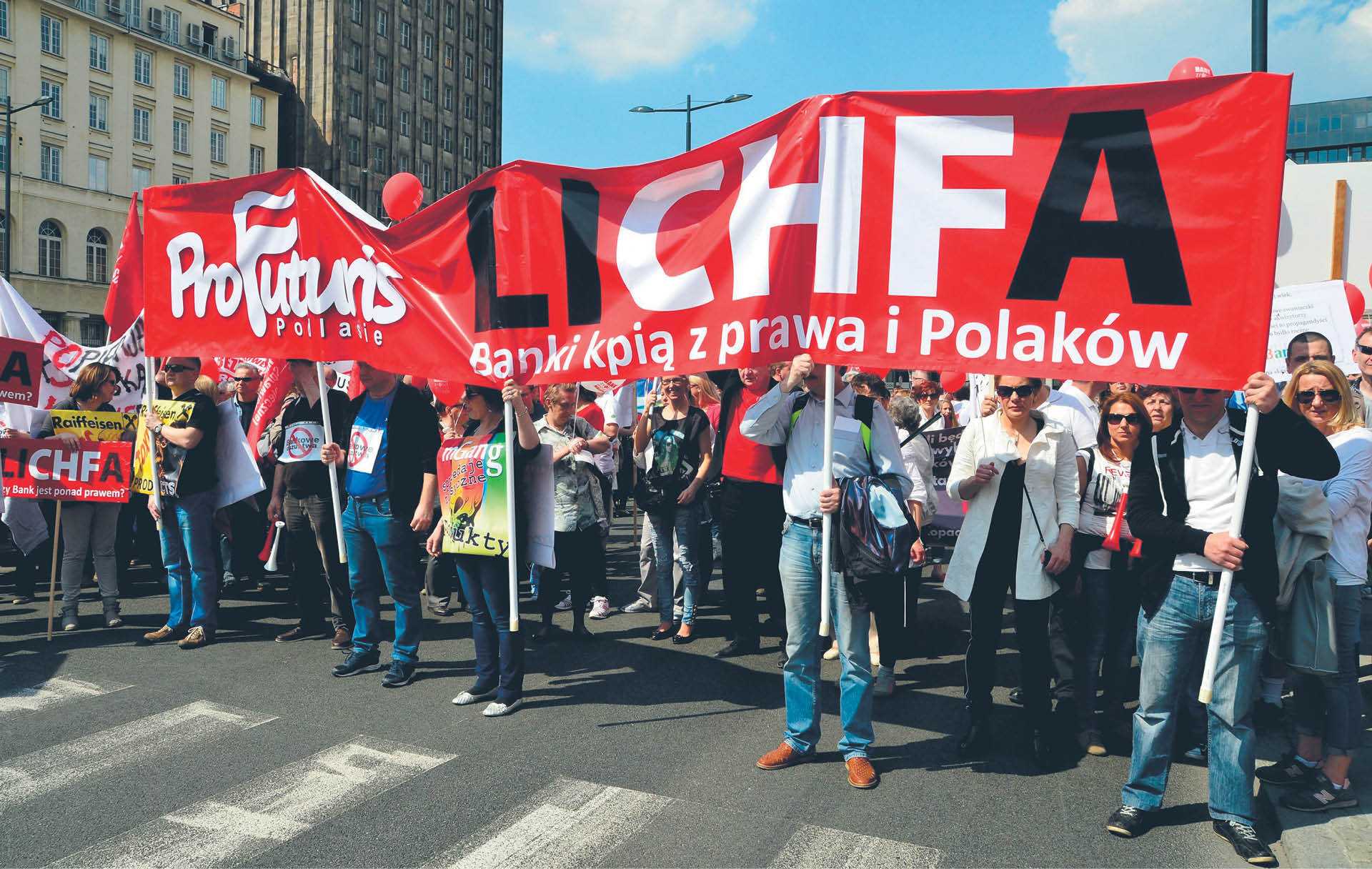 Demonstracja posiadaczy kredytów frankowych.Warszawa, kwiecień 2015 r.