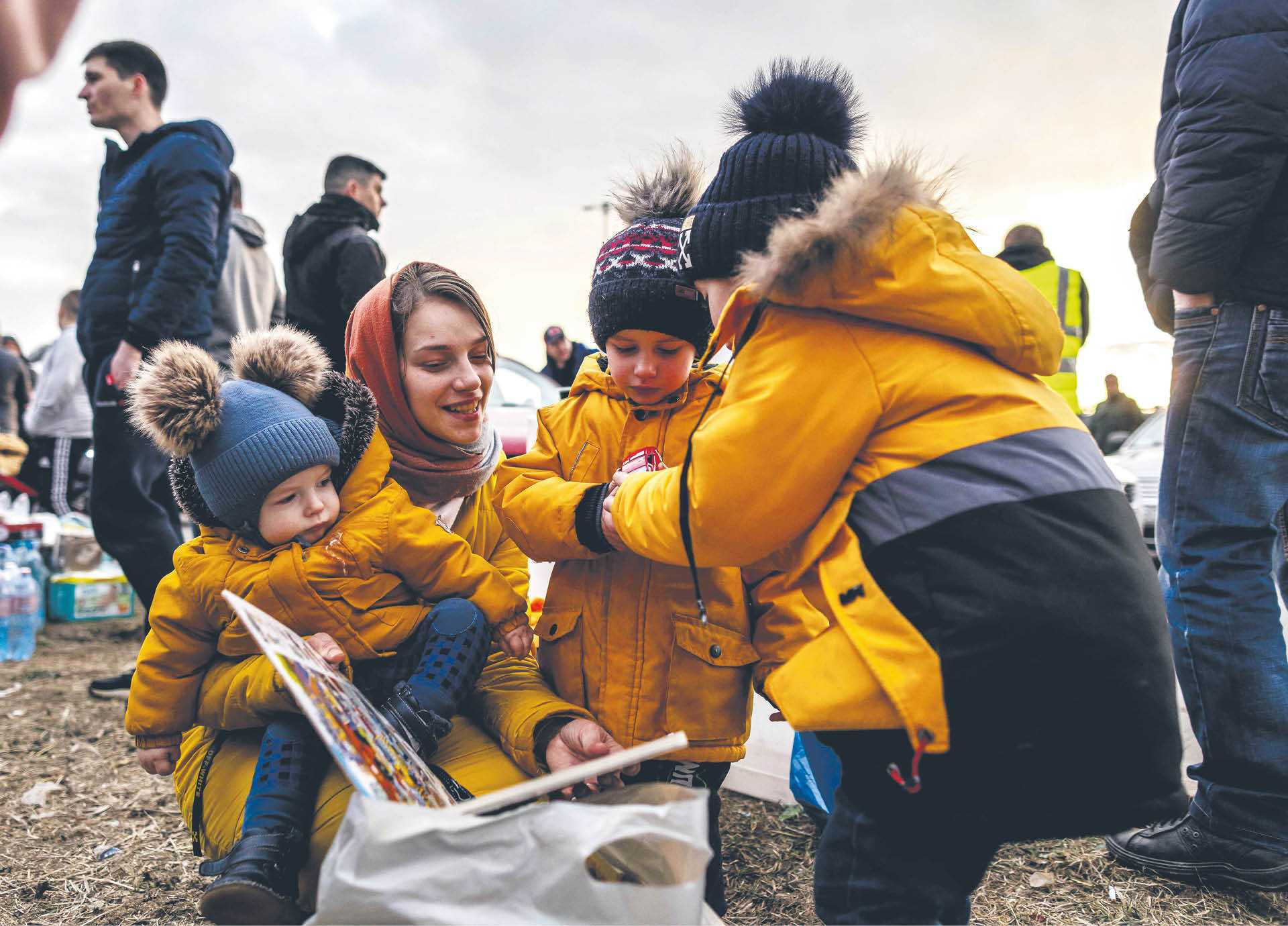 Refugees from Ukraine after crossing the Polish border in Medyka. 26 February 2022 r.