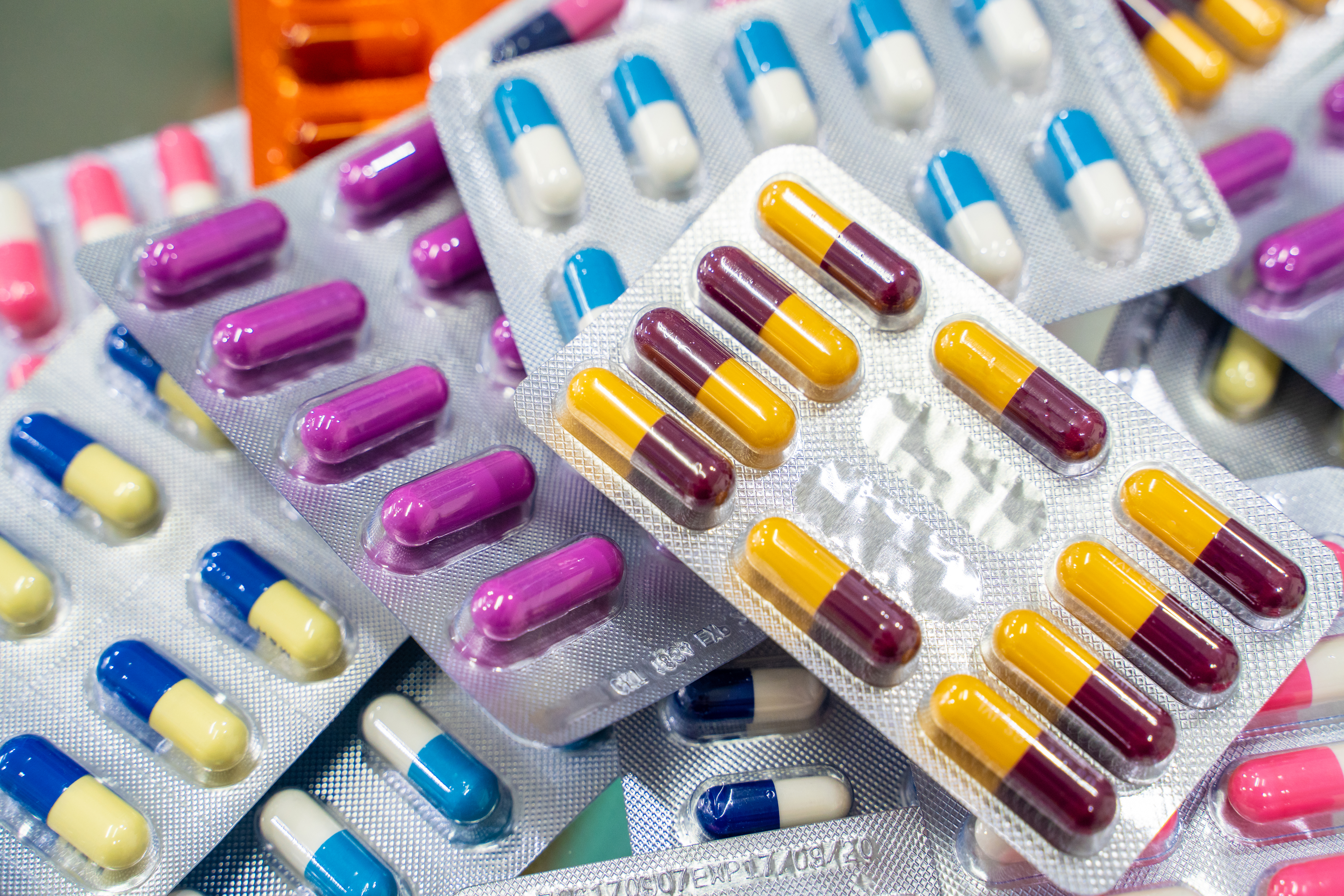 prawo farmaceutyczne UE pakiet farmaceutyczny leki generyczne choroby rzadkie bezpieczeństwo lekowe leki krytyczne wyjątek Bolara polityka zdrowotna UE dostęp do leków reforma prawa lekowego