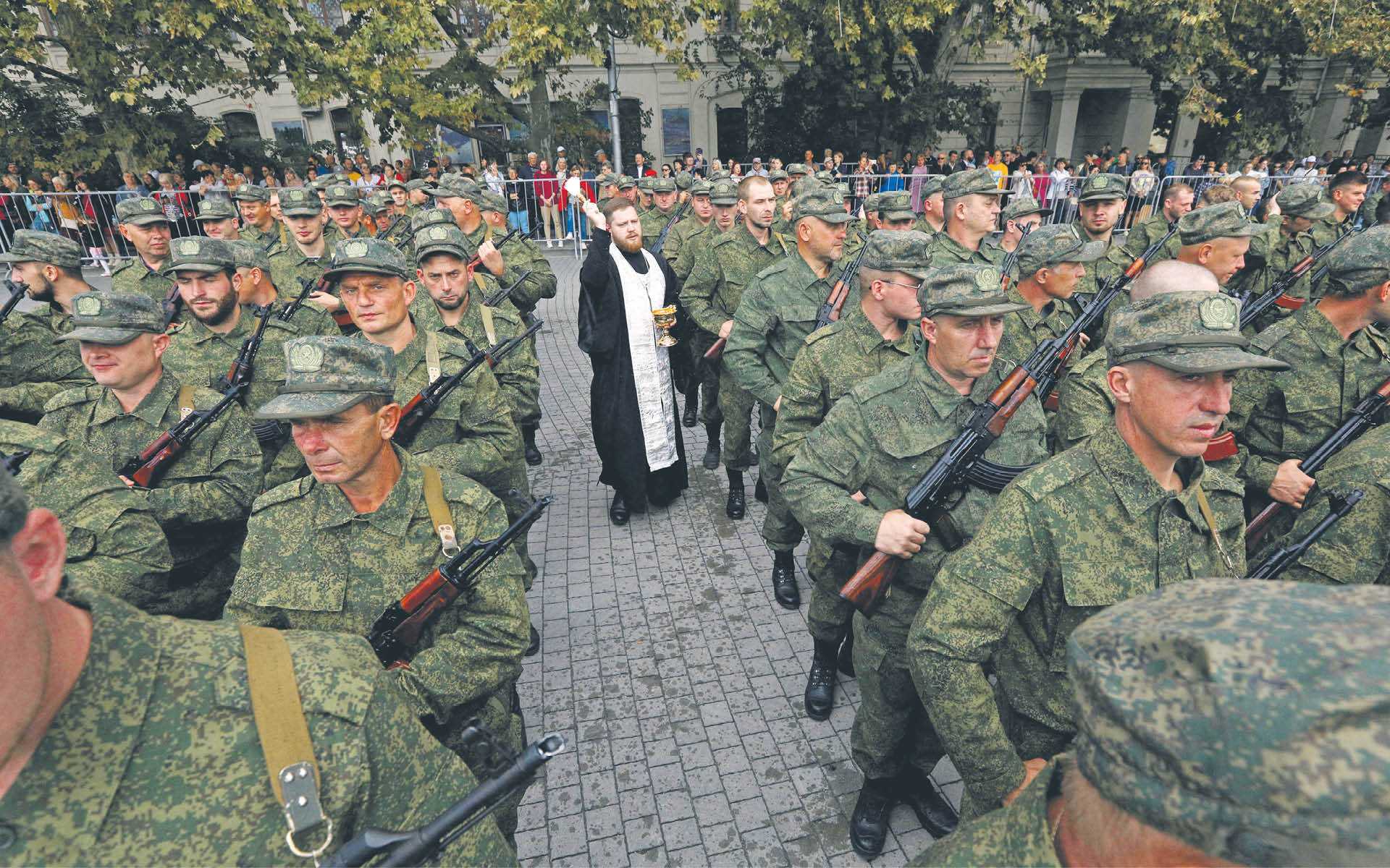 Rosyjscy żołnierze przed wyruszeniem na front, 27 września 2022 r.