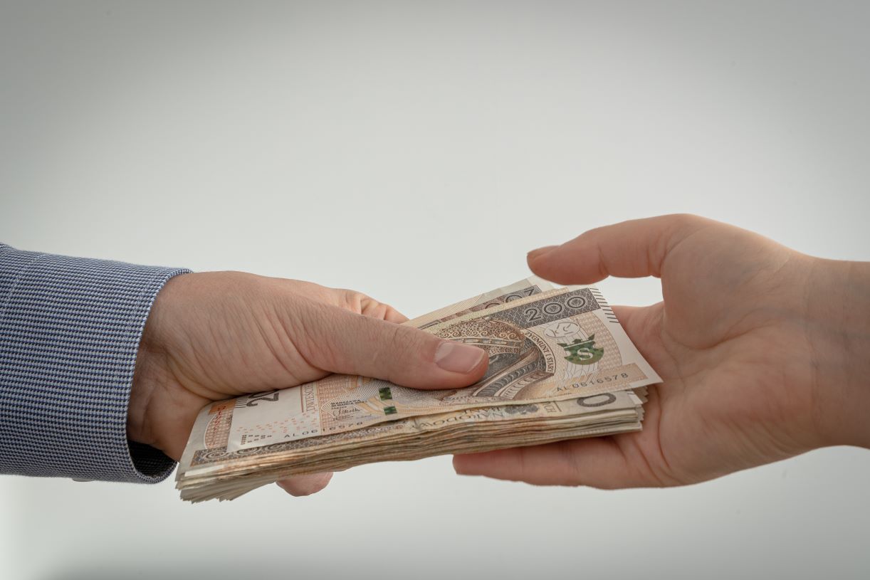 Tego dokumentu nie podpisuj pracodawcy w ciemno. Bez niego nie będzie mógł dokonać potrącenia z wynagrodzenia i cię nie zaskoczy