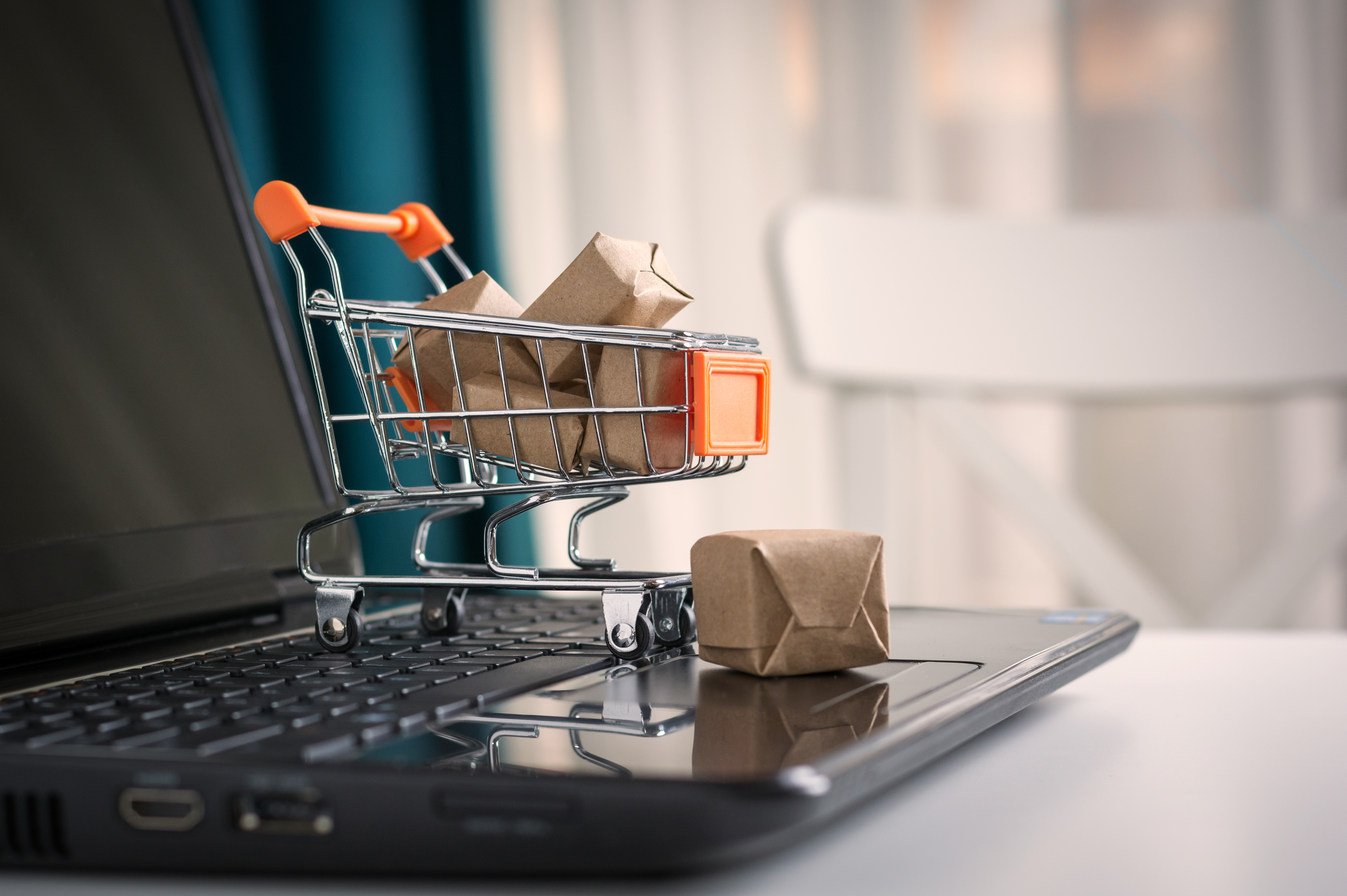 Regulaminy, procedury i dokumentacja prawna w e-commerce usługowym - sprzedaż konsultacji, warsztatów, voucherów i produktów cyfrowych
