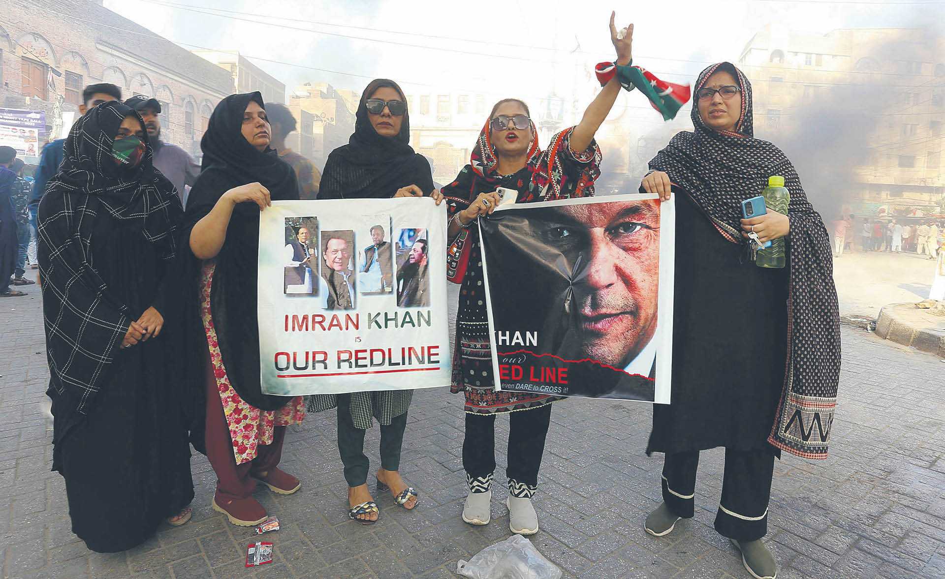 Początek protestów po aresztowaniu Imrana Khana.Hajdarabad, 9 maja 2023 r.
