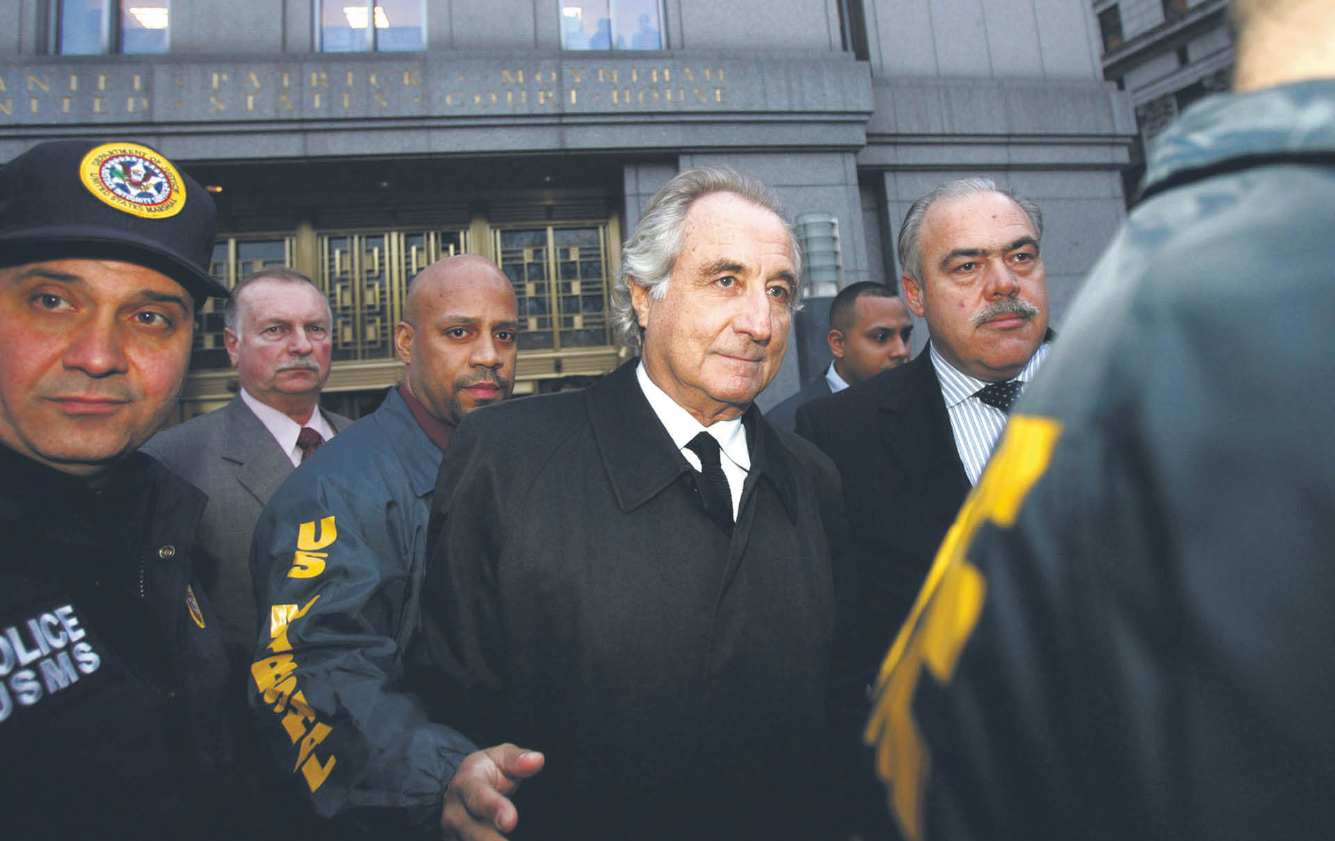 Nieżyjący już Bernard Madoff został skazany w USA na 150 lat więzienia za oszustwa na kwotę kilkunastu miliardów dolarów, ale wcześniej jego piramida finansowa skutecznie funkcjonowała przez kilkadziesiąt lat
