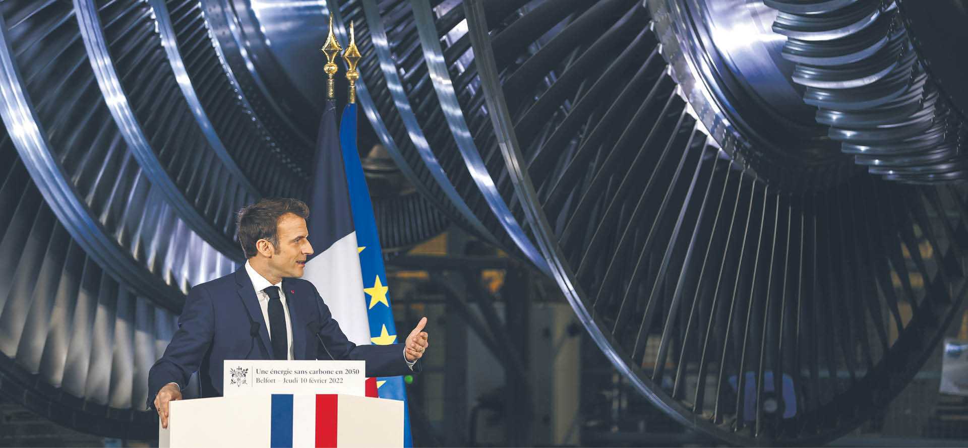 Budowa nowych reaktorów jądrowych to ważny element strategii energetycznej Francji. Na zdjęciu prezydent Emmanuel Macron podczas wystąpienia w zakładzie produkcyjnym GE Steam Power System
