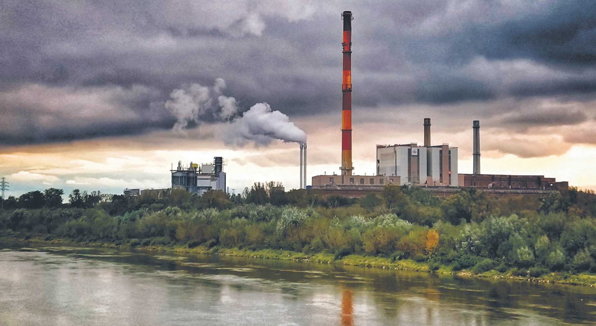 Warszawska Elektrociepłownia Żerań jest zasilana węglem i gazem