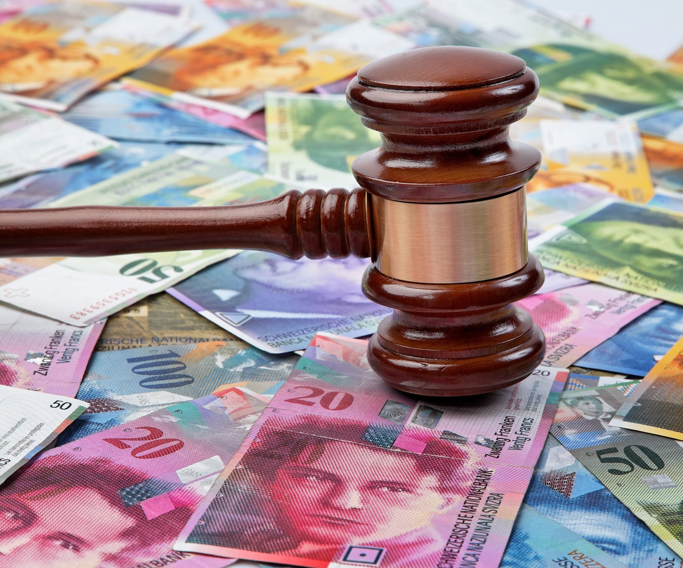 Sąd Najwyższy podjął uchwałę dotyczącą kredytów frankowych. Jakie zagadnienia zostały rozstrzygnięte?