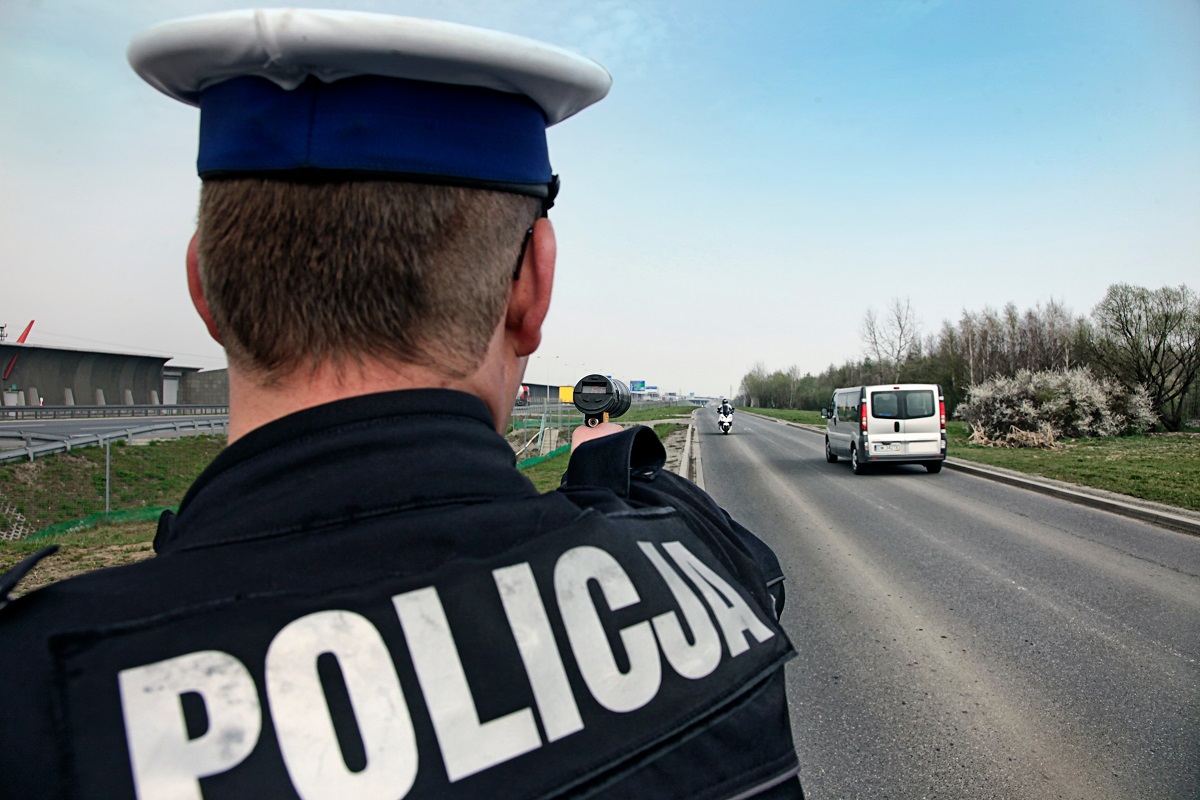 Infor.pl: Byłym policjantom chyba nie podobają się rządowe zachęty powrotu do służby