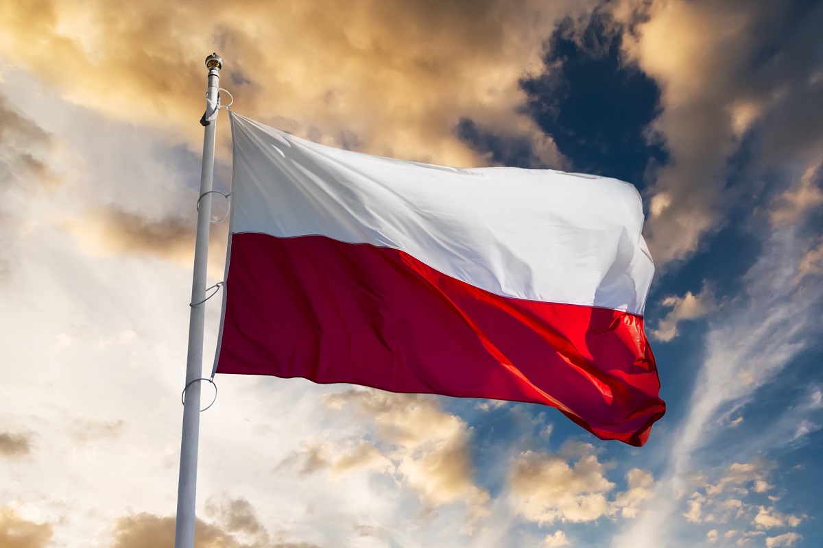 Znieważenie flagi państwowej – co grozi za obrazę symboli narodowych?