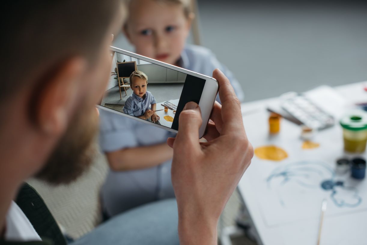 dziecko prawo prywatność social media telefon smartfon