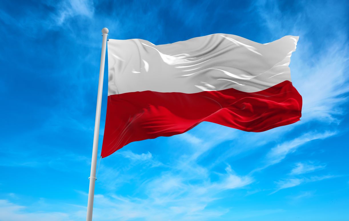 Nie masz flagi na 2 maja? Sprawdź, gdzie możesz się po nią zgłosić w Warszawie