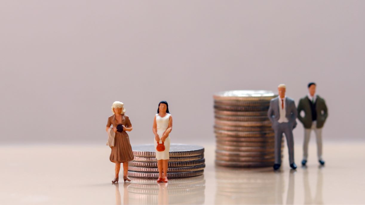 795,53 zł - tyle średnio mniej od mężczyzn zarabiają kobiety. W większych firmach różnica wynosi choćby 1600 zł. W działalności finansowej i ubezpieczeniowej sięga aż 4722,60 zł