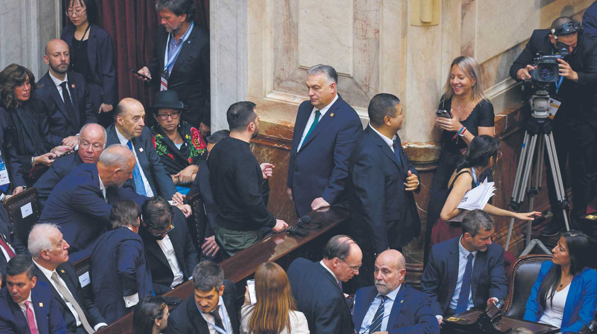 Viktor Orbán i Wołodymyr Zełenski spotkali się 10 grudnia w Buenos Aires na ceremonii zaprzysiężenia prezydenta Argentyny Javiera Mileia
