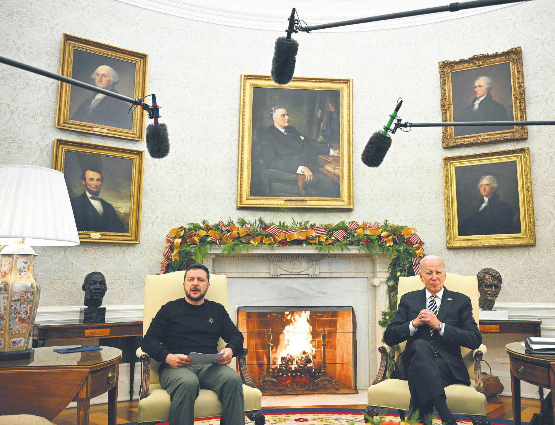 Demokraci, w tym prezydent Joe Biden, są sojusznikami prezydenta Wołodymyra Zełenskiego. Ukraiński polityk wczoraj w Waszyngtonie zabiegał o wsparcie wojskowe dla Kijowa