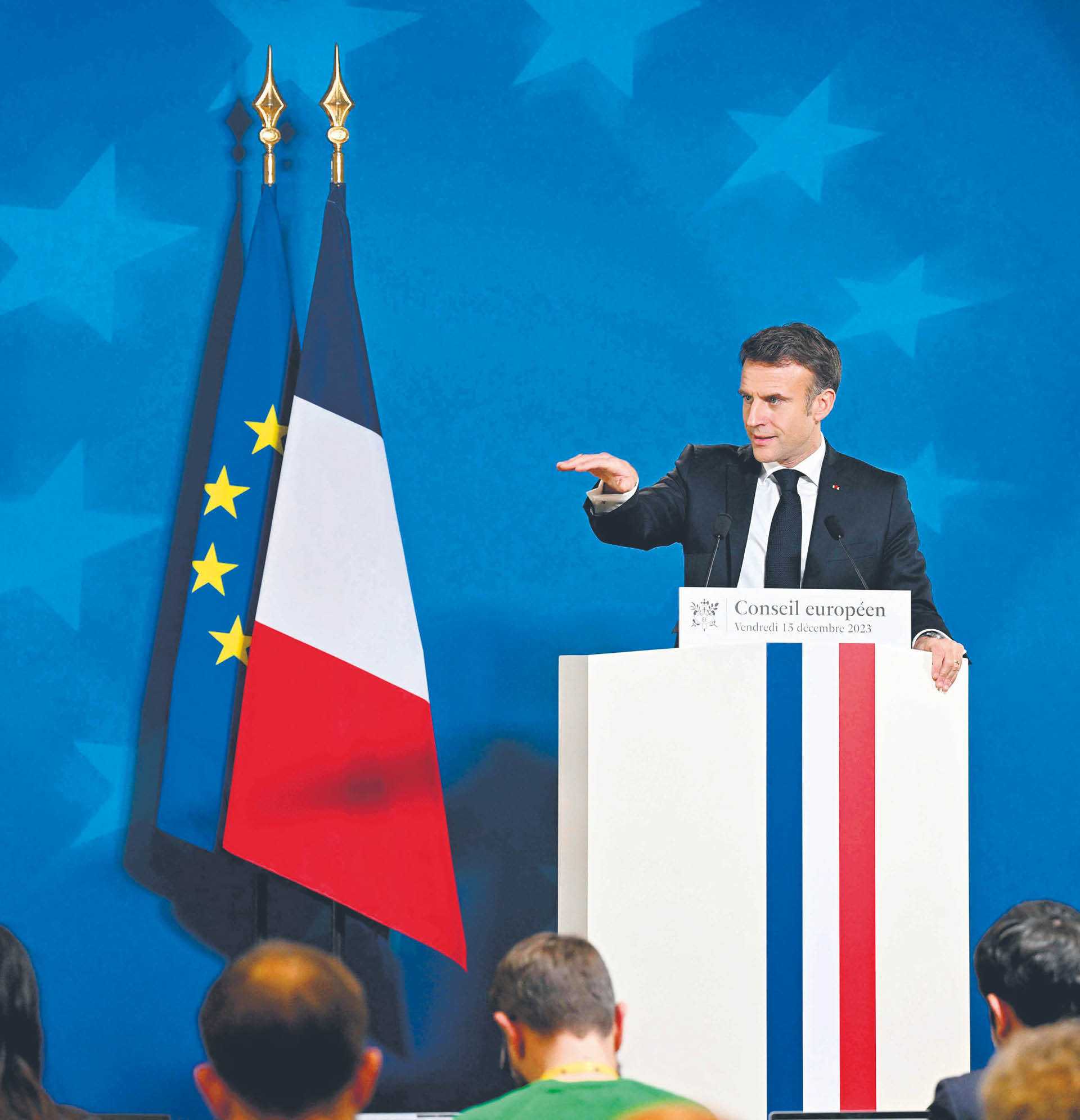 Prezydent Francji Emmanuel Macron na konferencji w Brukseli