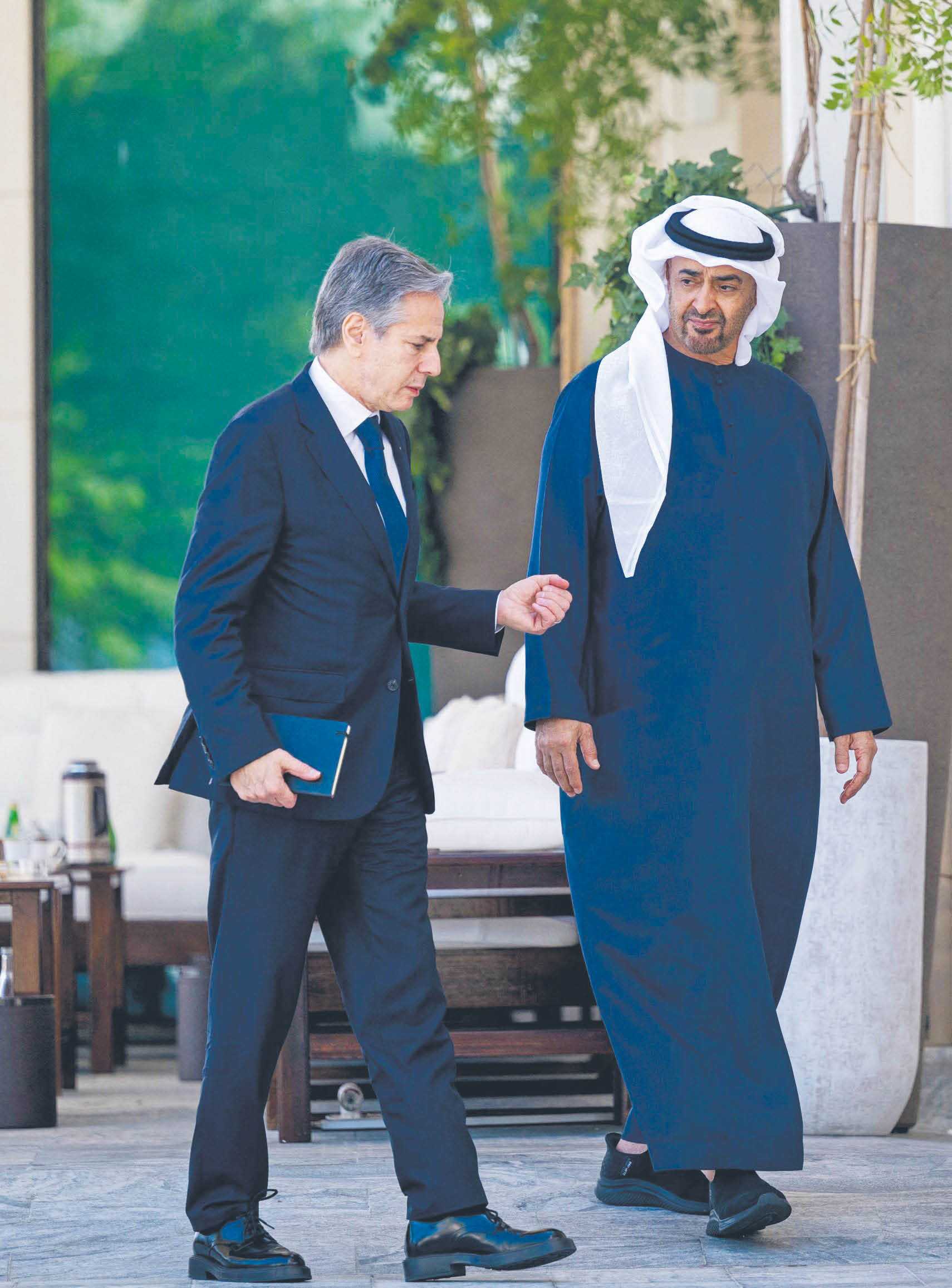 Sekretarz stanu USA Antony Blinken z prezydentem Zjednoczonych Emiratów Arabskich szejkiem Muhammadem Al Nahajjanem wczoraj w Abu Zabi
