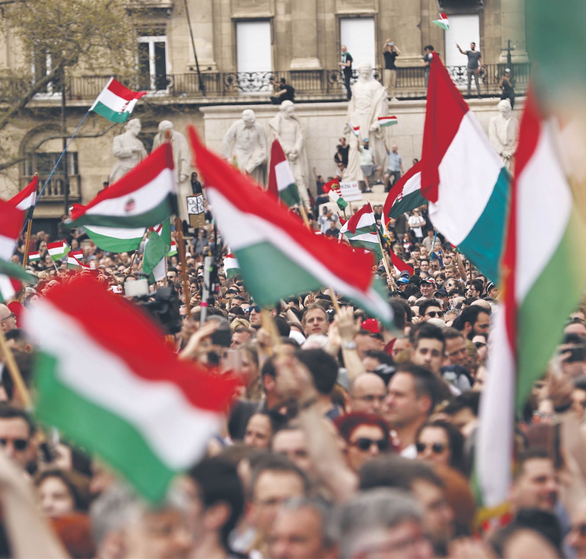 Demonstracja na budapeszteńskich ulicach zgromadziła dziesiątki tysięcy Węgrów