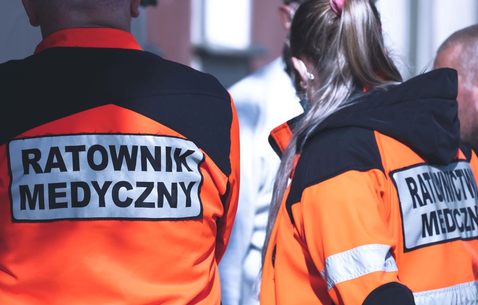 ratownik medyczny pogotowie ratunkowe Państwowe Ratownictwo Medyczne przemoc wobec lekarzy bezpieczeństwo medyków agresja w ochronie zdrowia Naczelna Izba Lekarska NIL ratownicy medyczni hejt wobec lekarzy funkcjonariusz publiczny lekarz Ministerstwo Zdrowia ochrona szpitali system no-fault