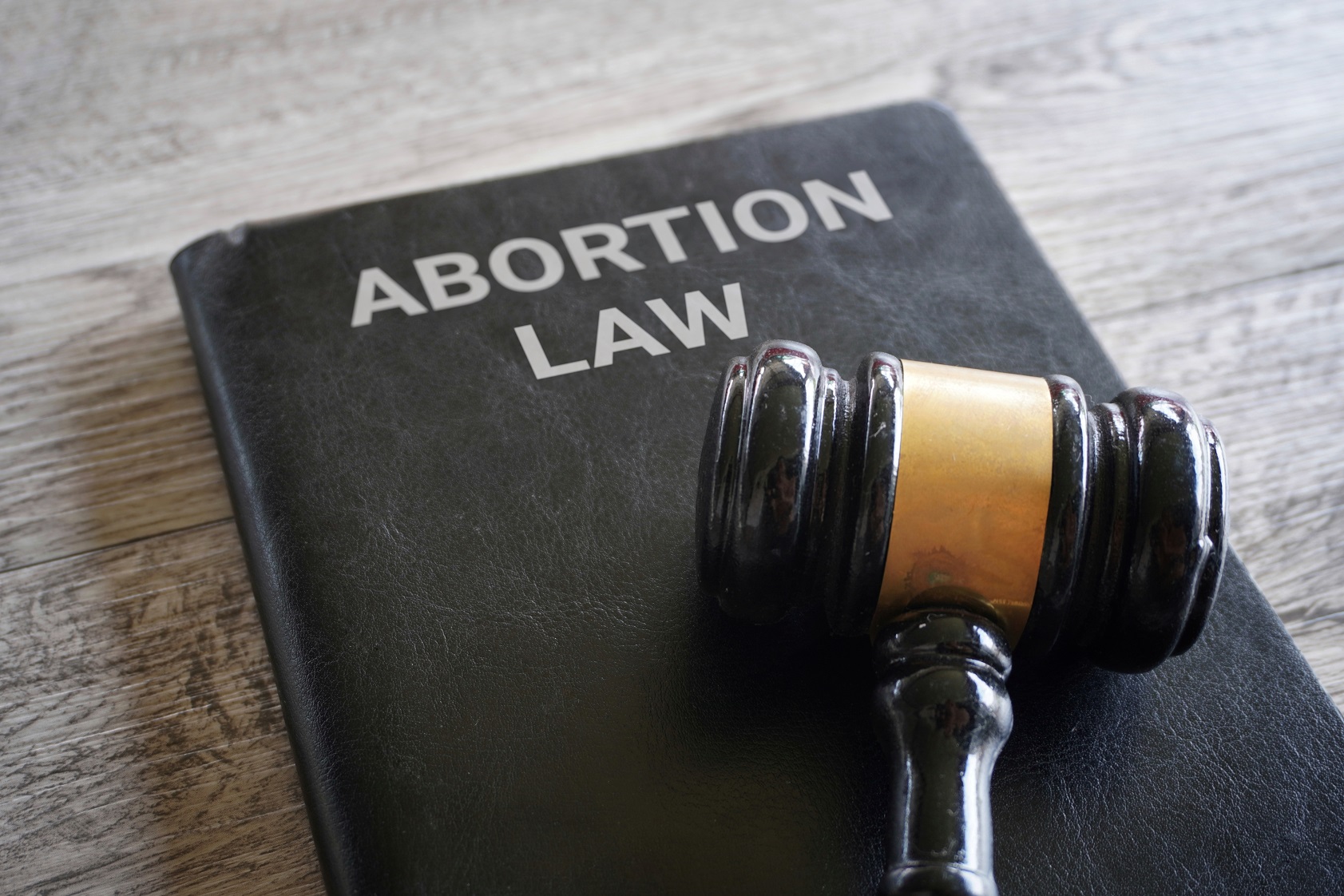 Czego dotyczą projekty zmian w prawie aborcyjnym?