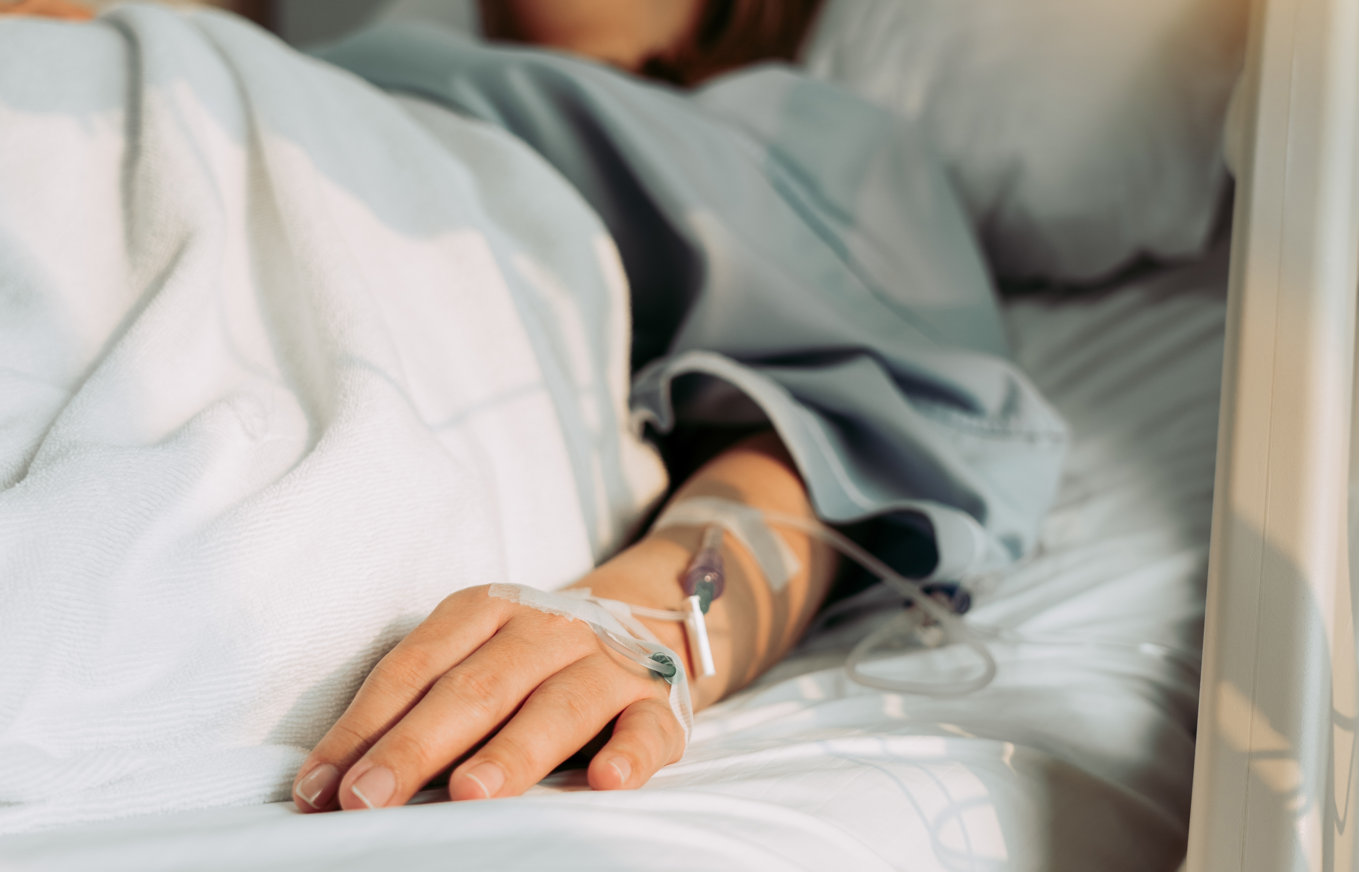 Choroba a zwolnienie z pracy: kiedy pracodawca może rozwiązać umowę o pracę?