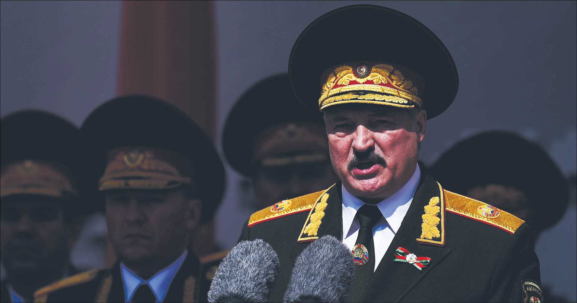Alaksandr Łukaszenka przyjmuje paradę z okazji Dnia Zwycięstwa, 2020 r.