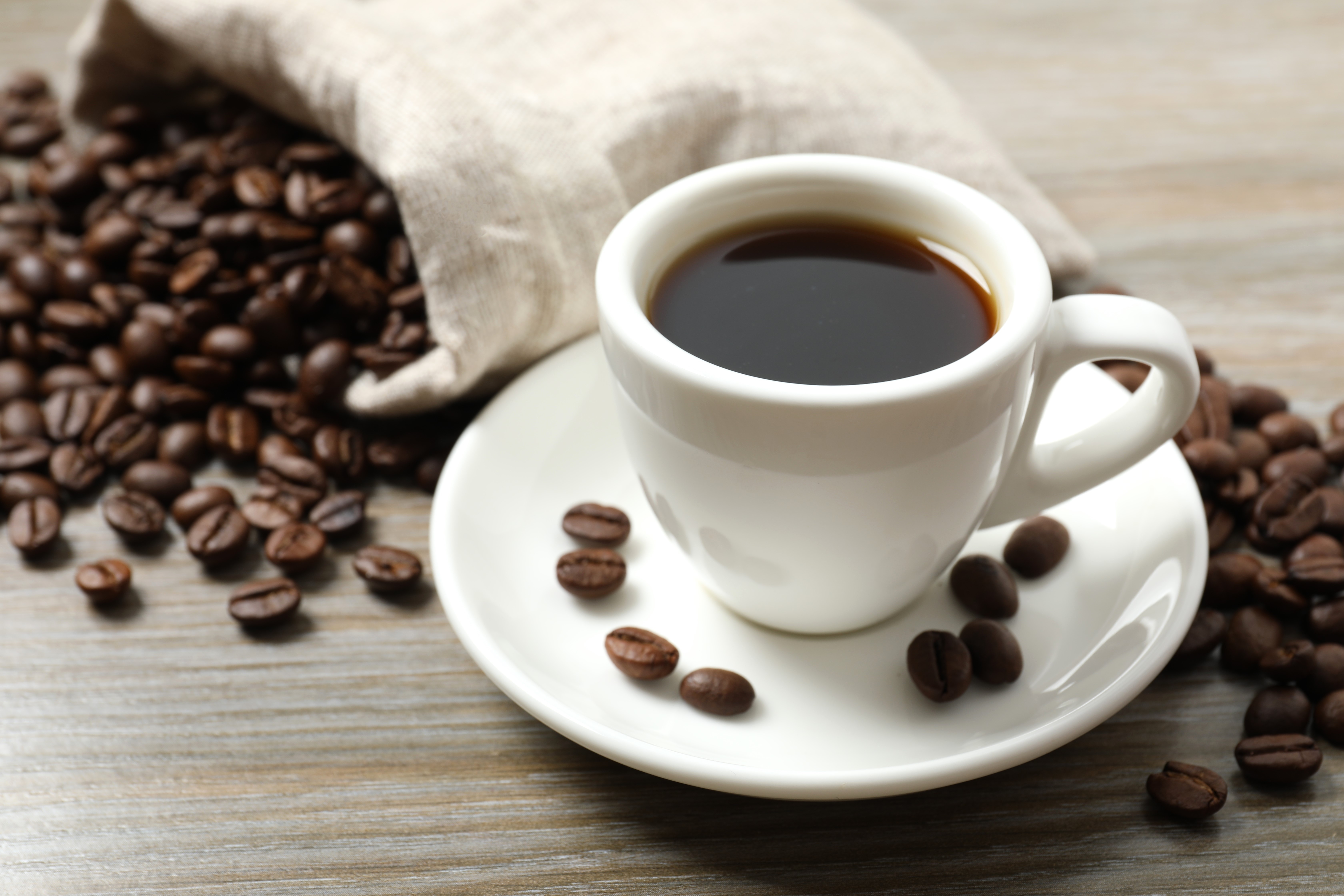 Codzienna filiżanka kawy może zmniejszyć ryzyko migotania przedsionków nawet o 39% – nowe, zaskakujące wyniki badań