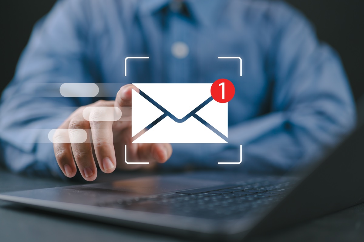 Wyrok NSA: e-mail pracodawcy o zakończeniu pracy przez pracownika - czy to dozwolone?